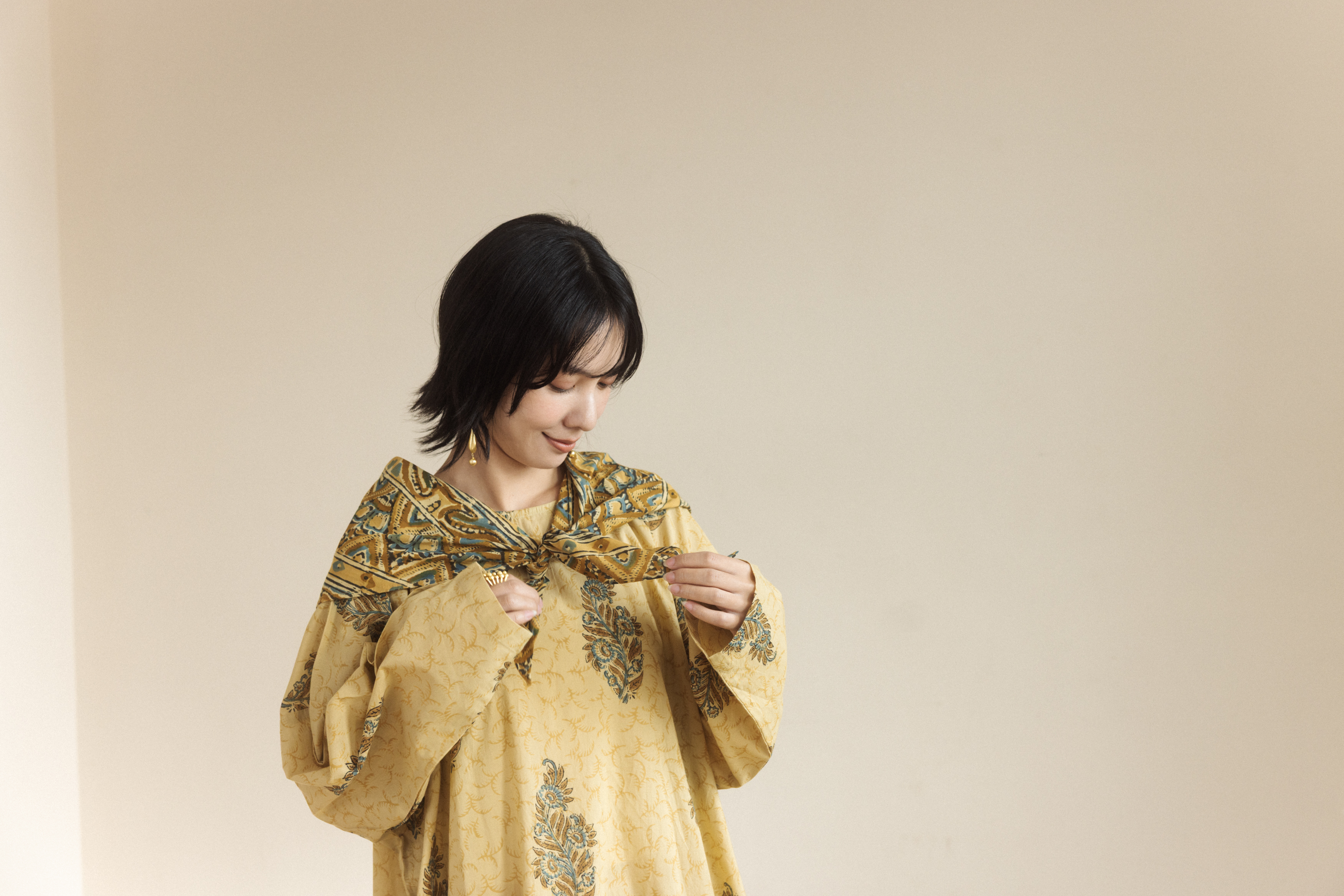 圓領三角巾長袖長洋裝_古典圖騰