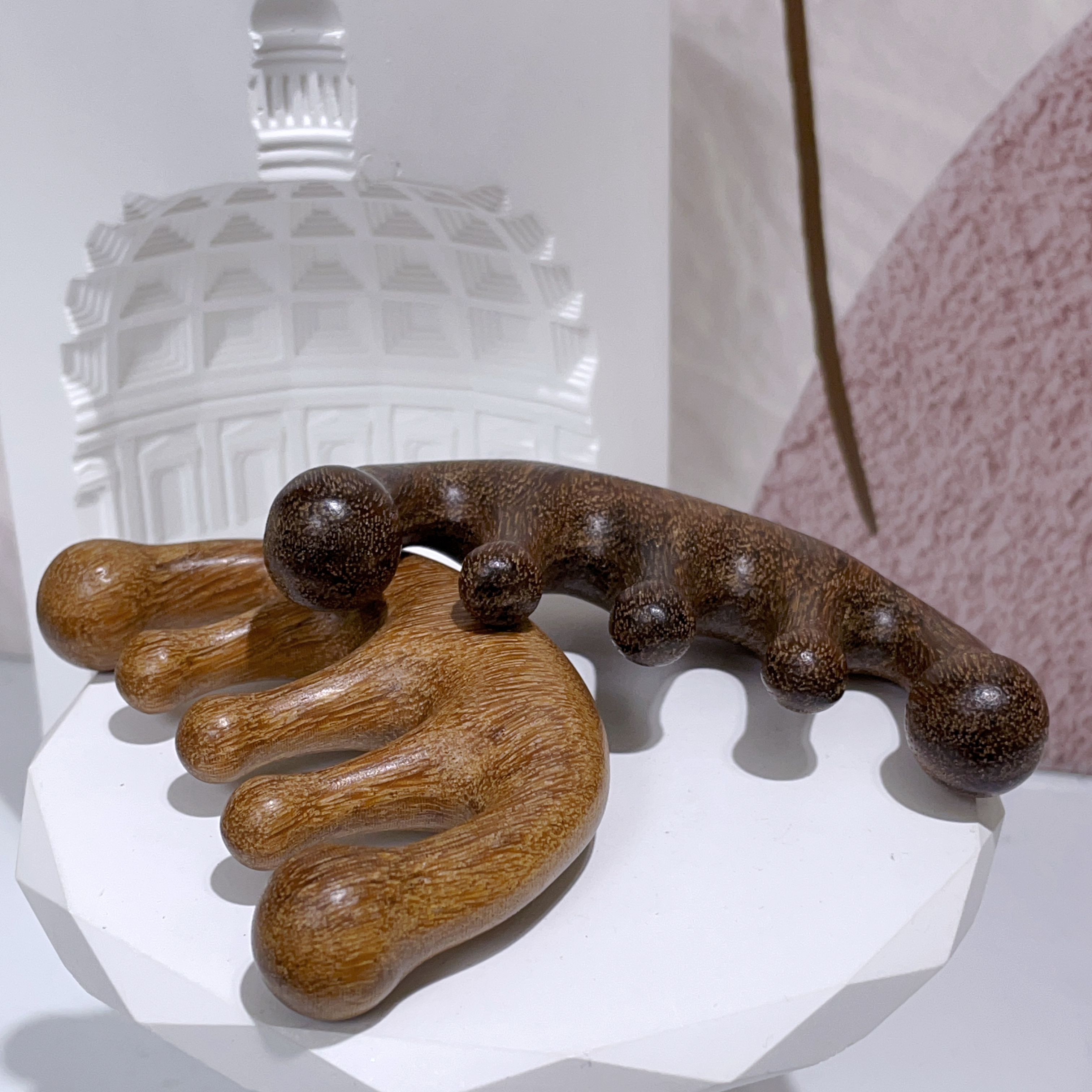 金絲楠木大圓頭按摩梳