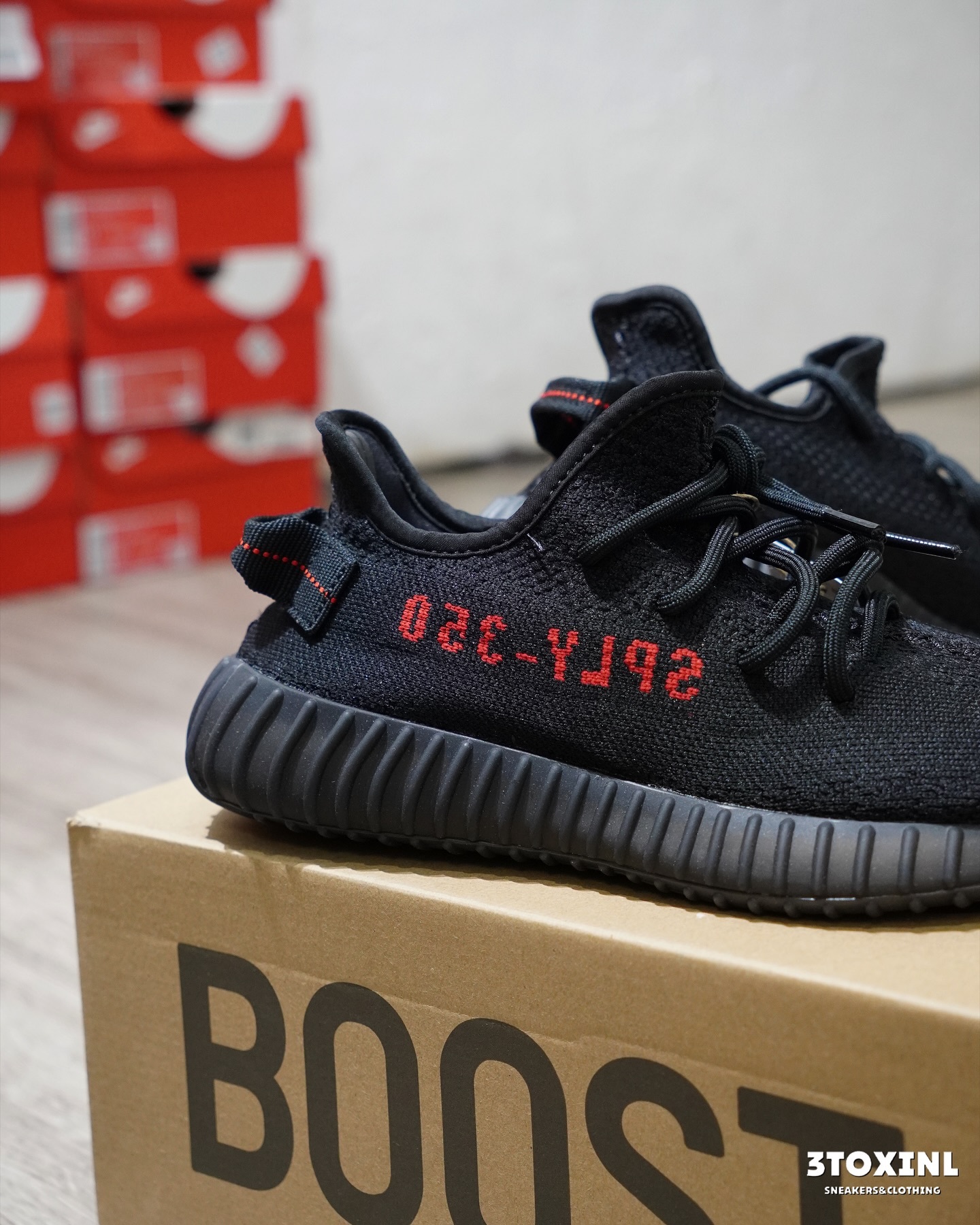 (預訂) Adidas Yeezy Boost 350 V2 - Black Red