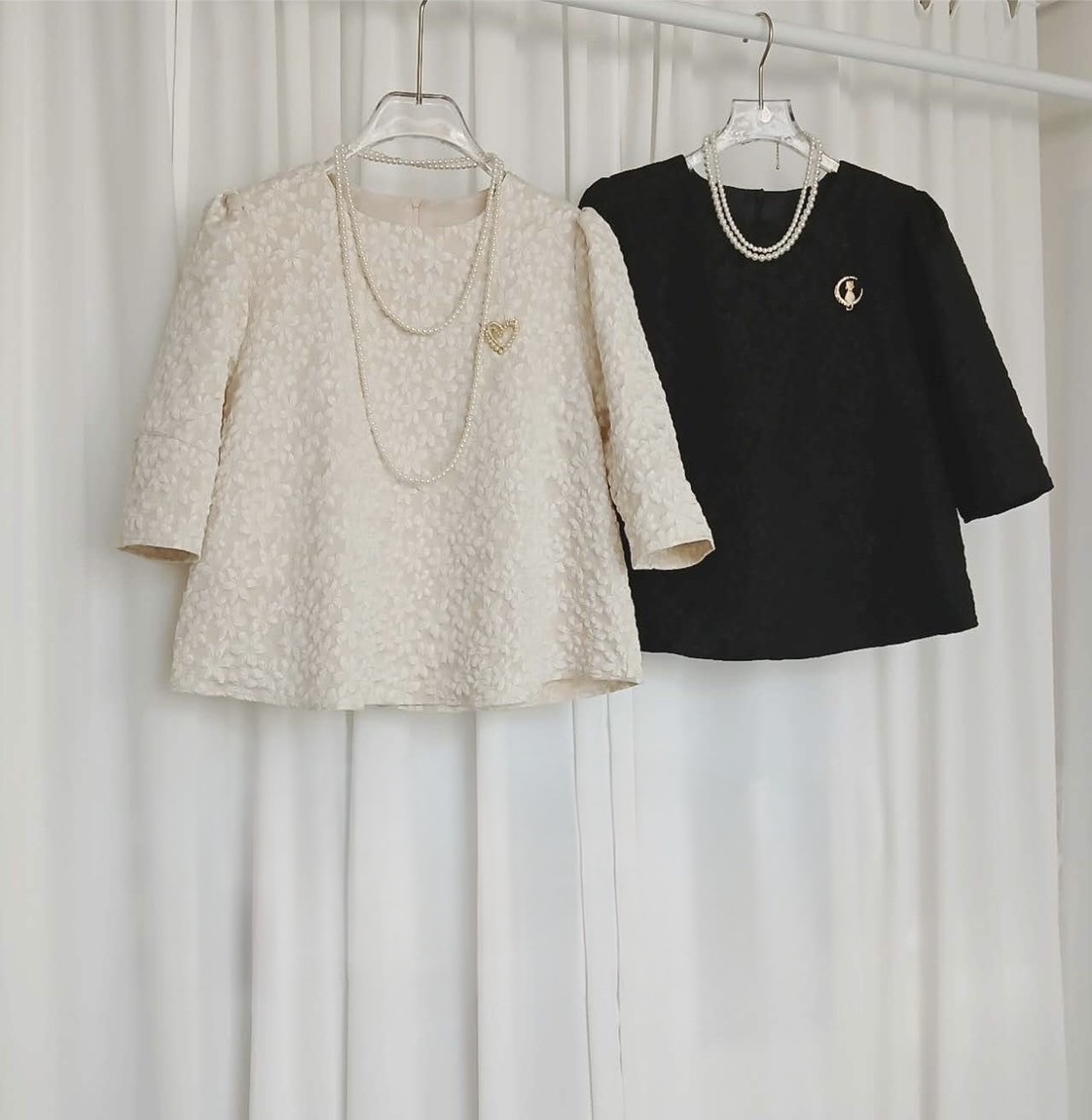 533正韓優雅花朵壓紋上衣