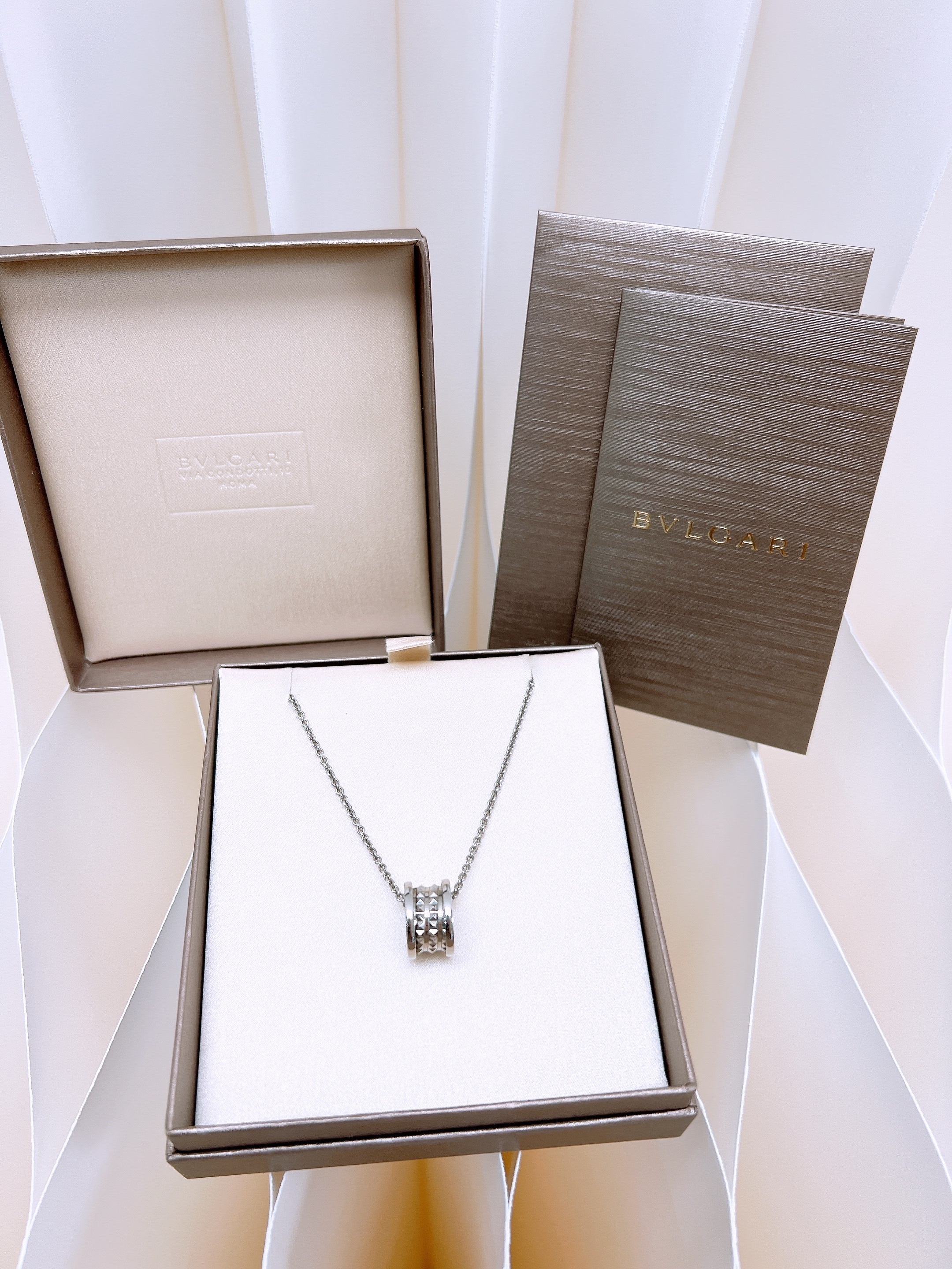 Bvlgari b.zero1 necklace silver for charity