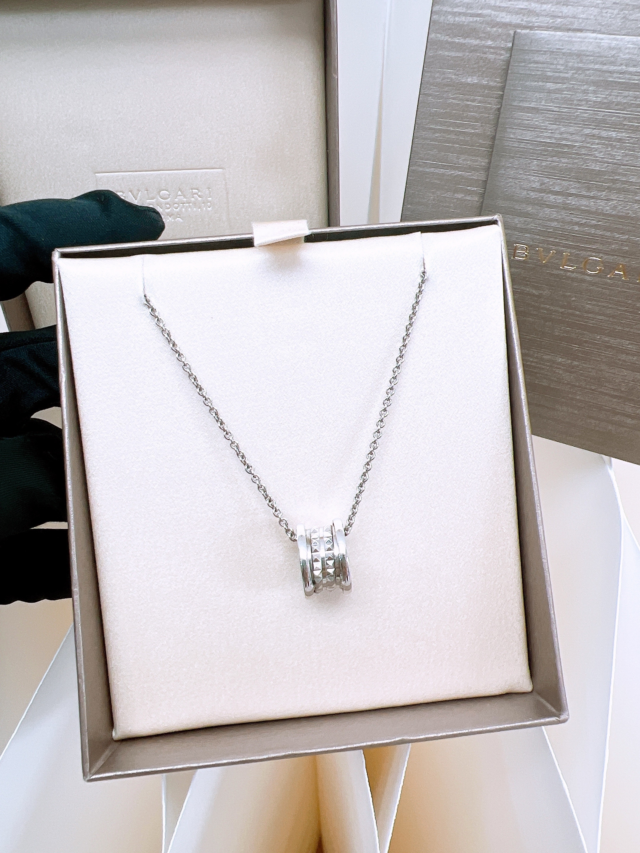 Bvlgari b.zero1 necklace silver for charity