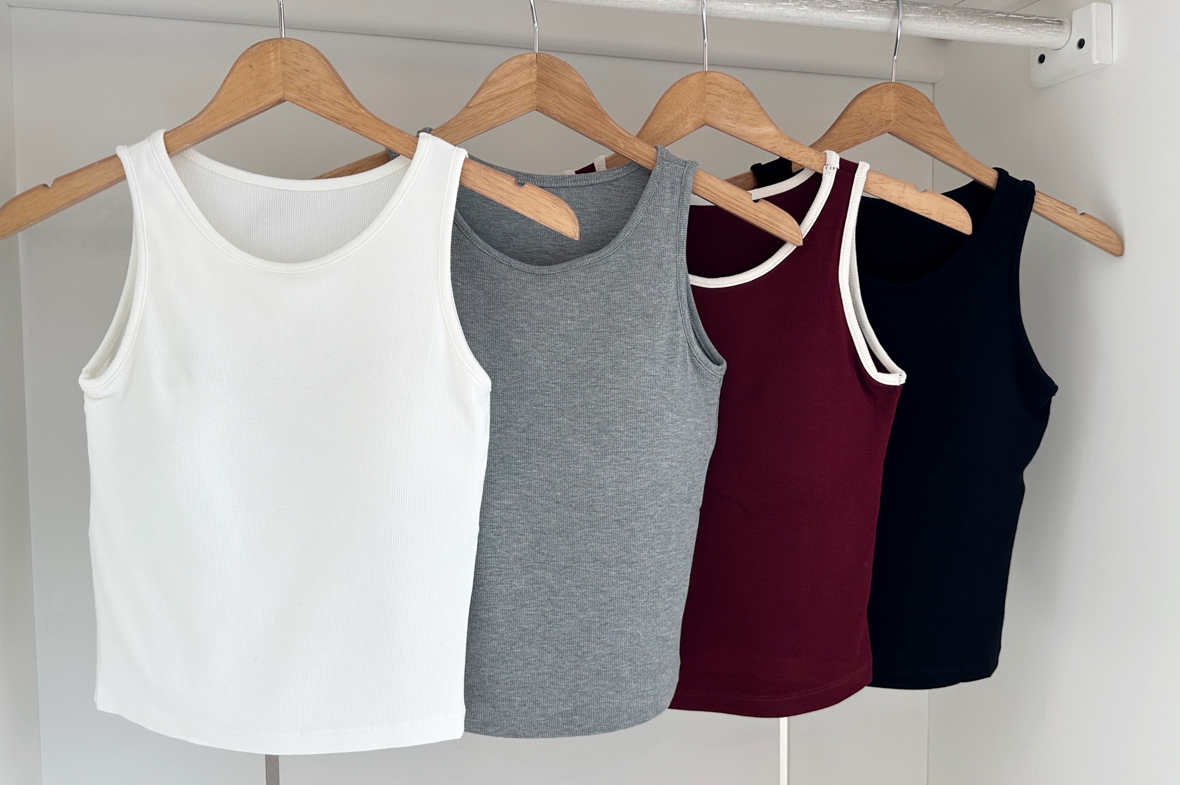 EMBOSSED STRIPE PADDED SINGLET