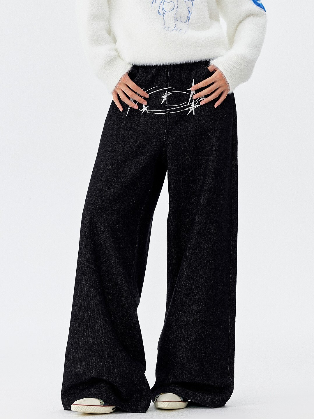 MEDM 刺繡暈眩小熊 口袋鉚釘 原牛寬鬆 牛仔長褲