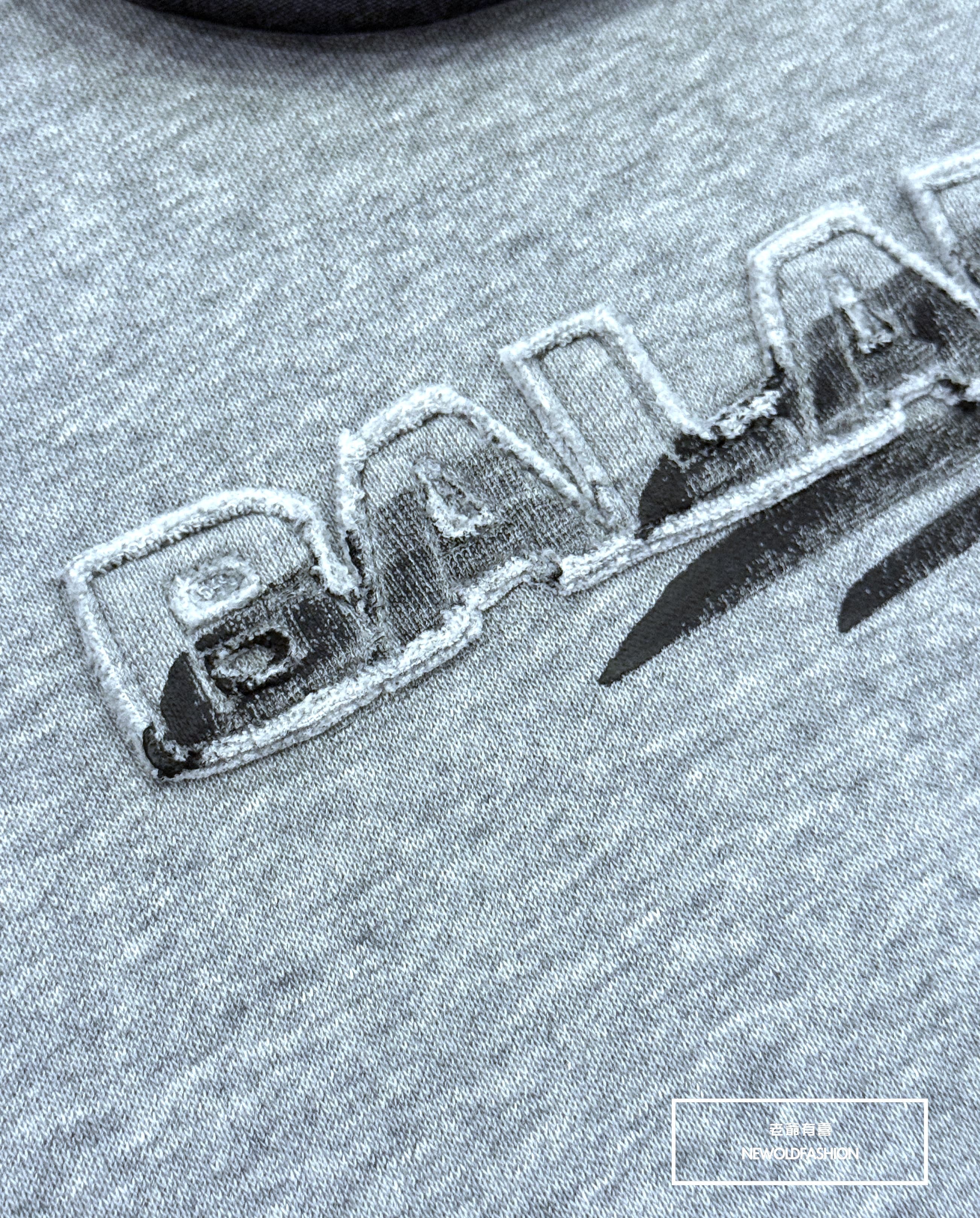 『新品上市』重磅B拼布刷痕帽T(NOF25106120)-淺灰