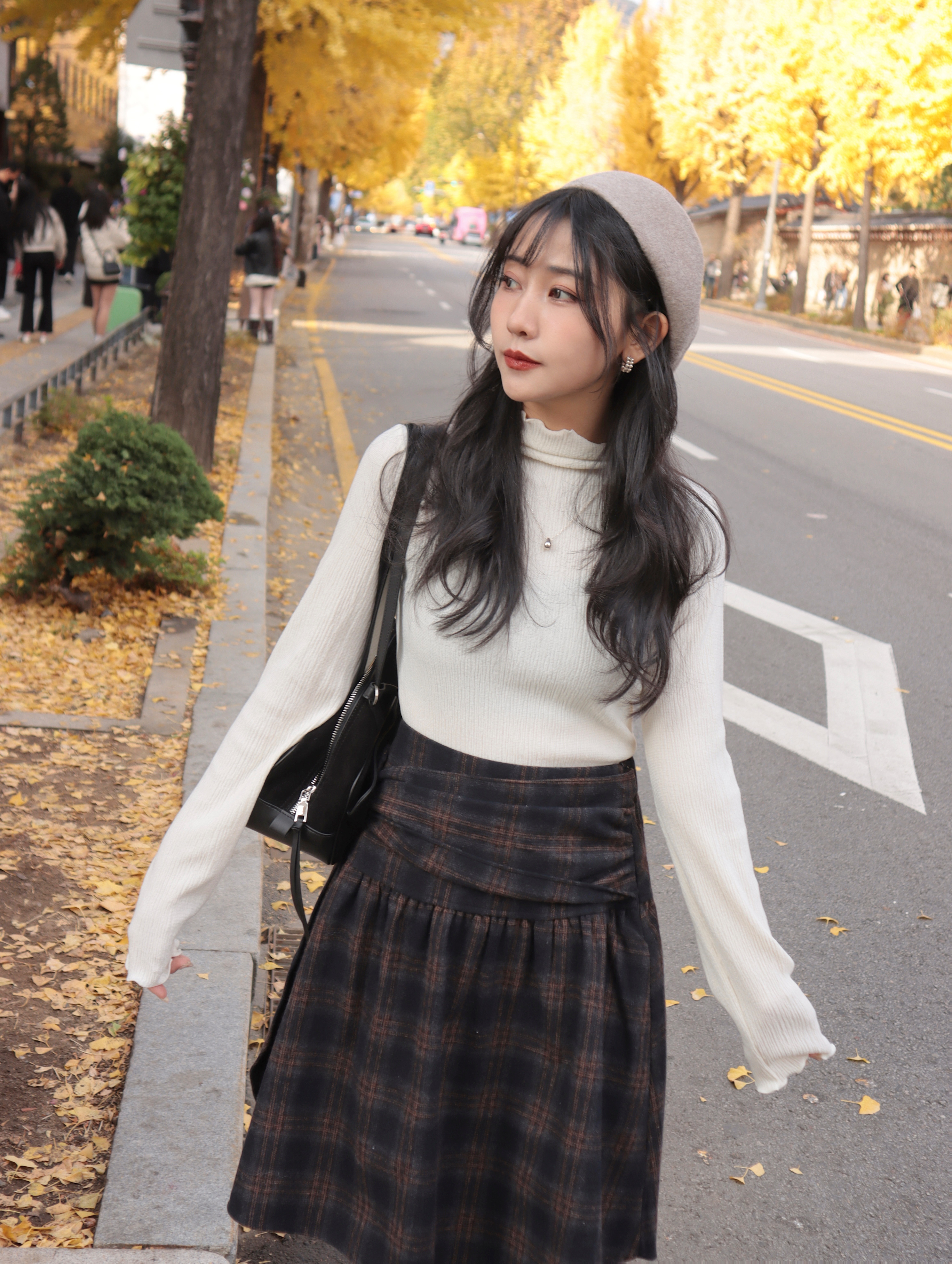 (NG-Sale)Nov5105 10%cashmere 超親膚防縮水木耳滾邊立領上衣/打底衣 （可機洗）