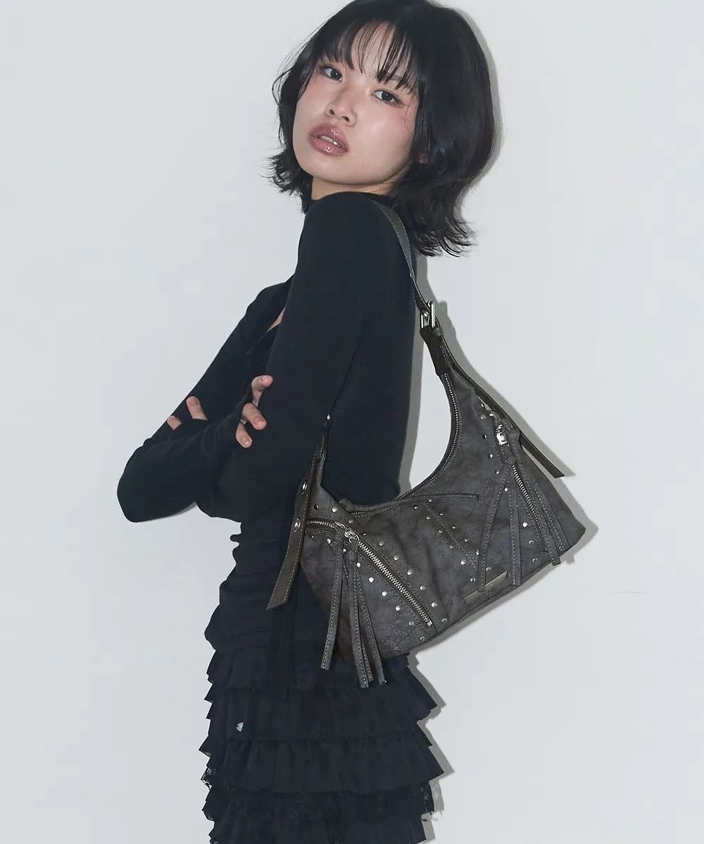 ILLIGO 鉚釘腋下包 復古包 腋下包 肩背包