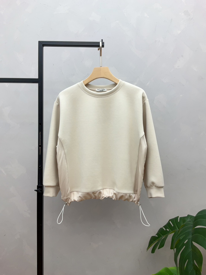 帶點小設計卻零負擔的舒適日常T