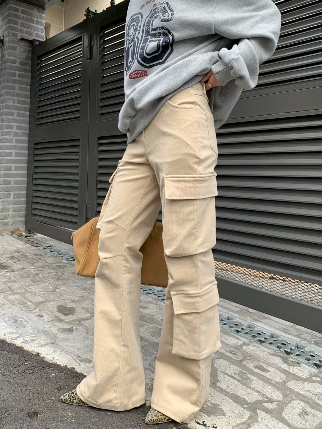 蜜桃絨口袋喇叭貼腿長褲