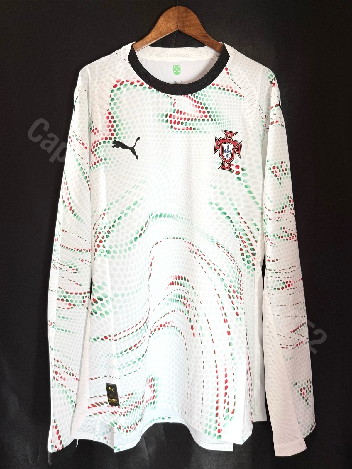 (球員版) 葡萄牙 2025-2026 Puma 作客長袖球員版球衣