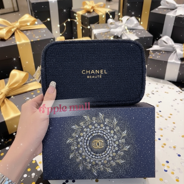 Chanel 2025 聖誕限量系列化妝袋