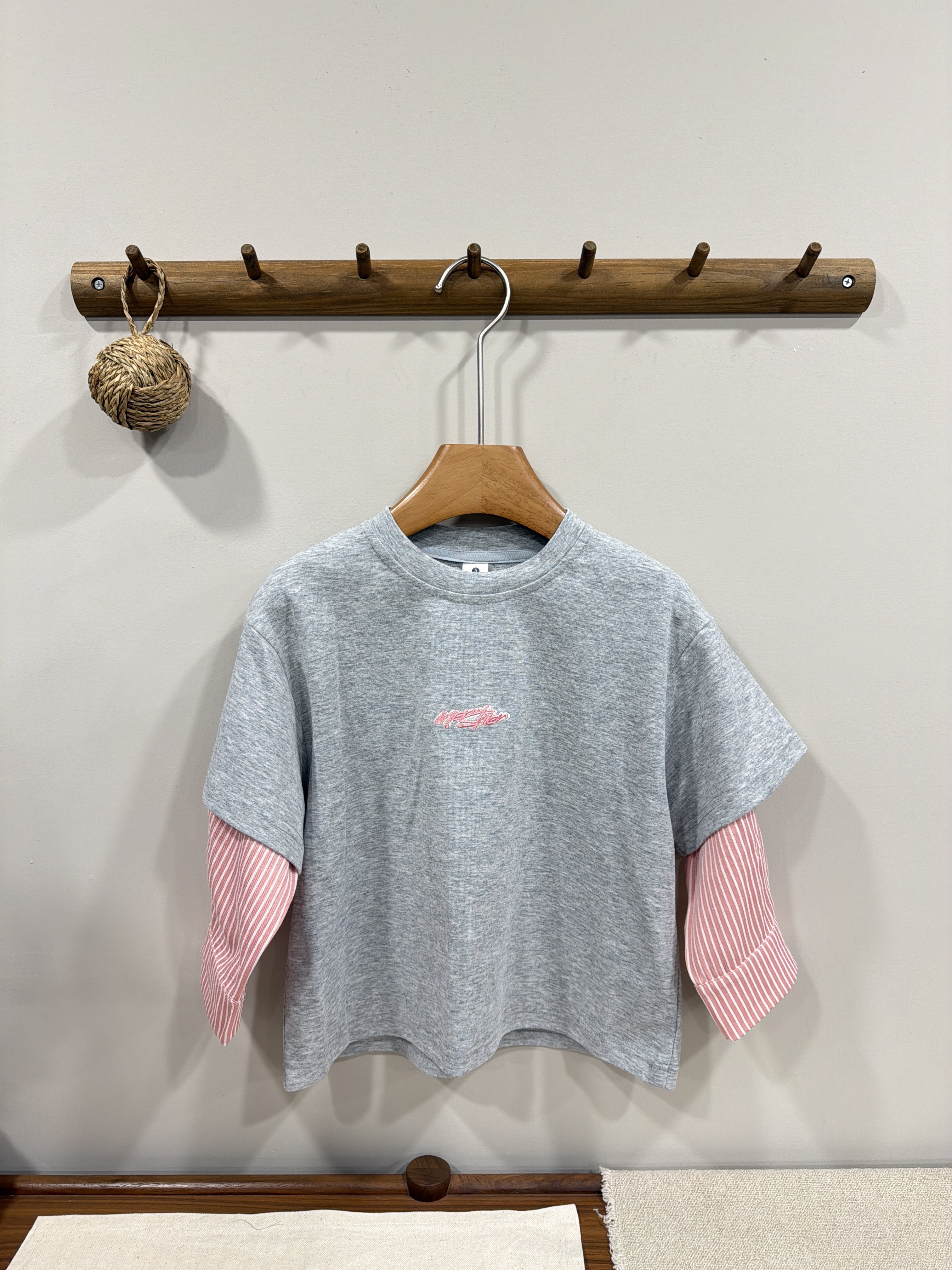 A03451 拼接粉色條紋袖子假兩件