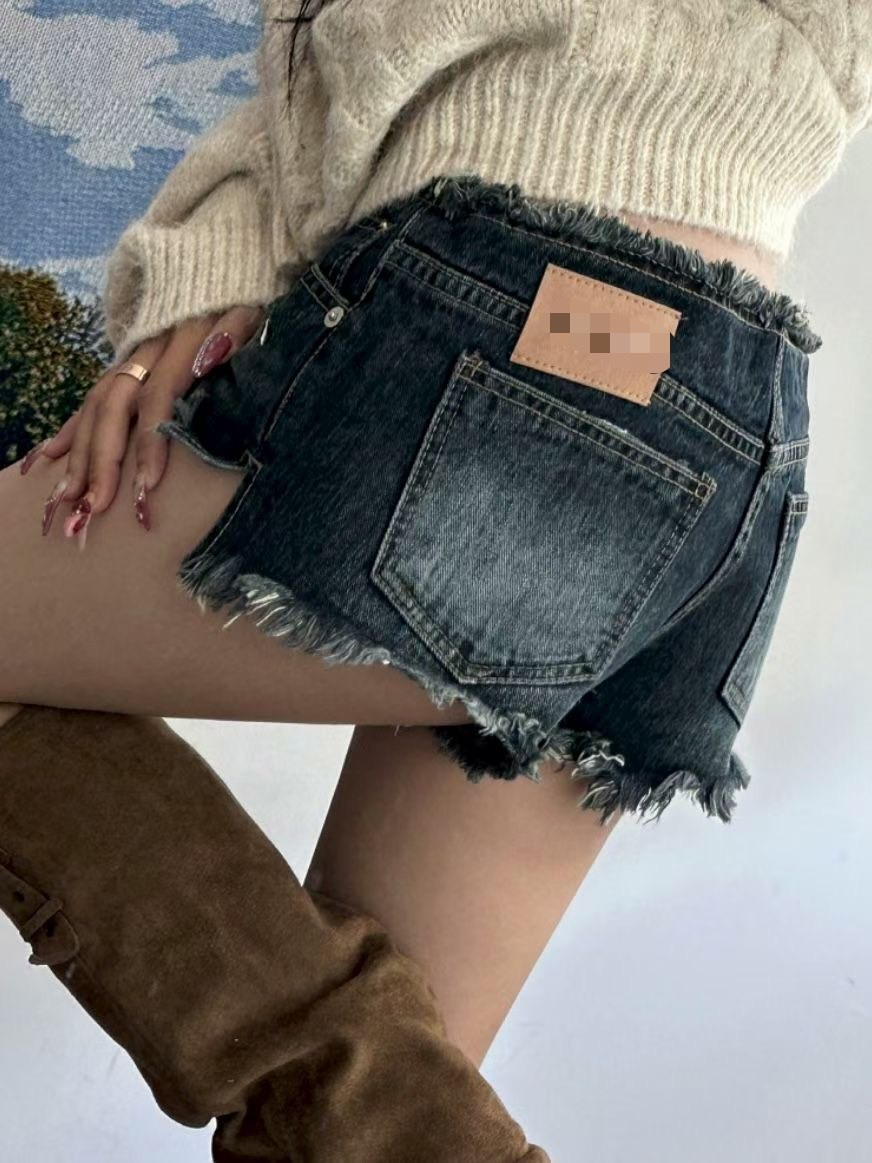 低腰不收邊牛仔熱褲