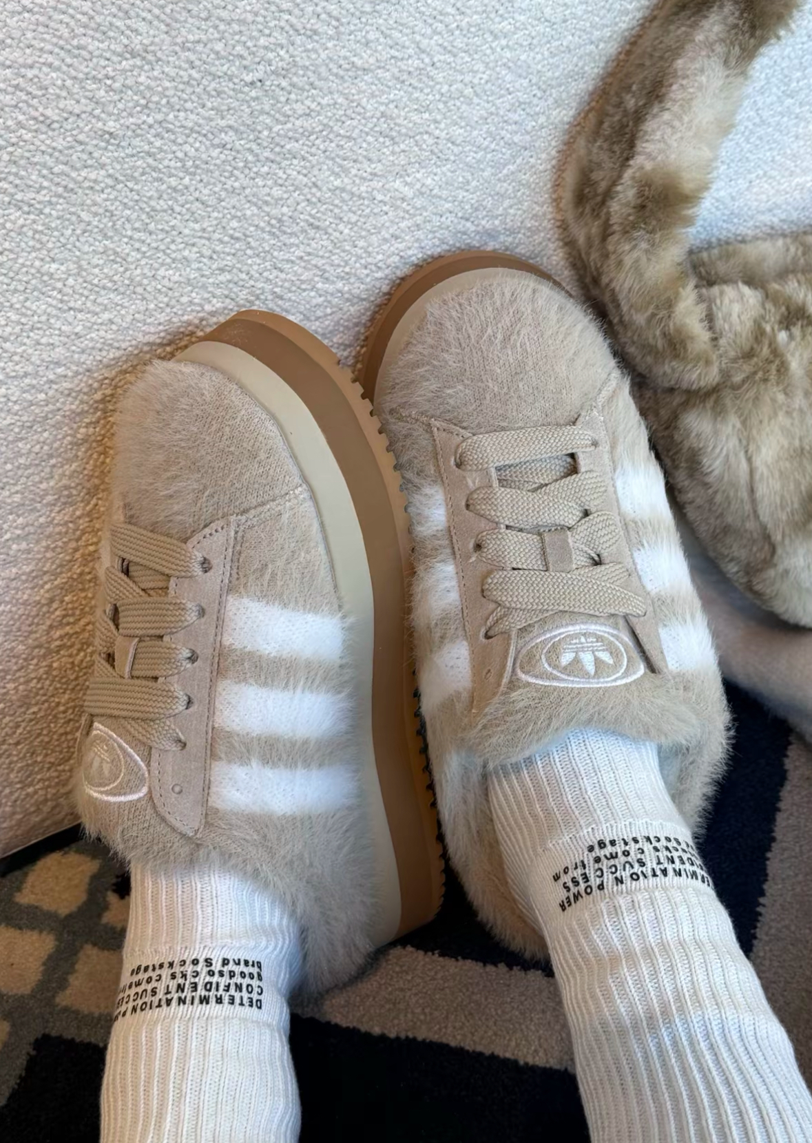 Adidas Originals Campus 00s 毛絨穆勒鞋 麵包鞋 拖鞋 厚底 燕麥色 JR6159/預購