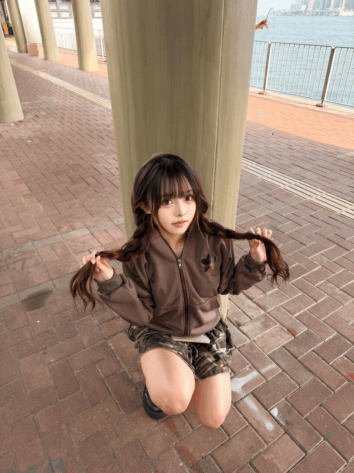 Checkered Inner And Star Zip Hoodie