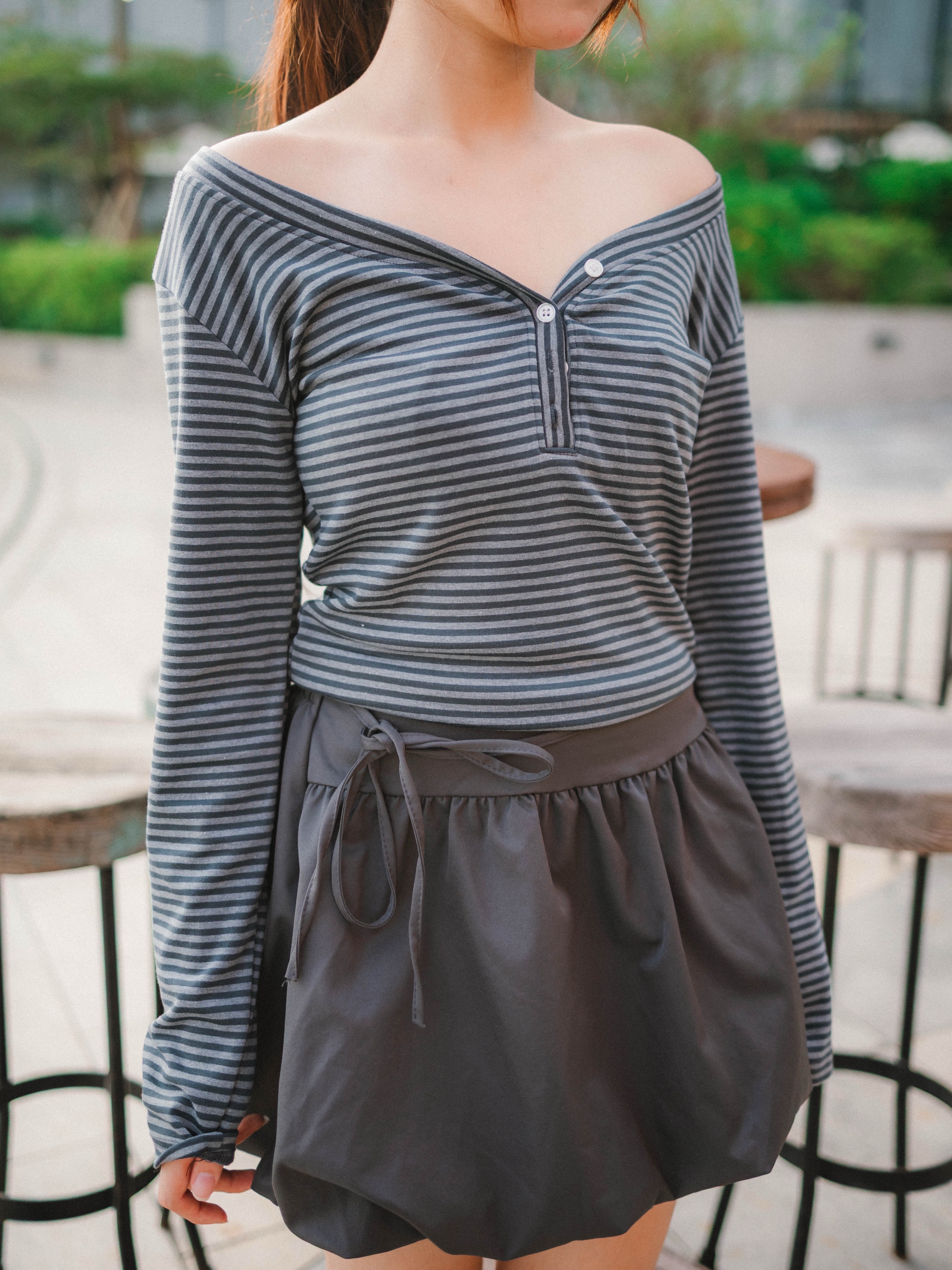 條紋Weekeep V-neck修身上衣