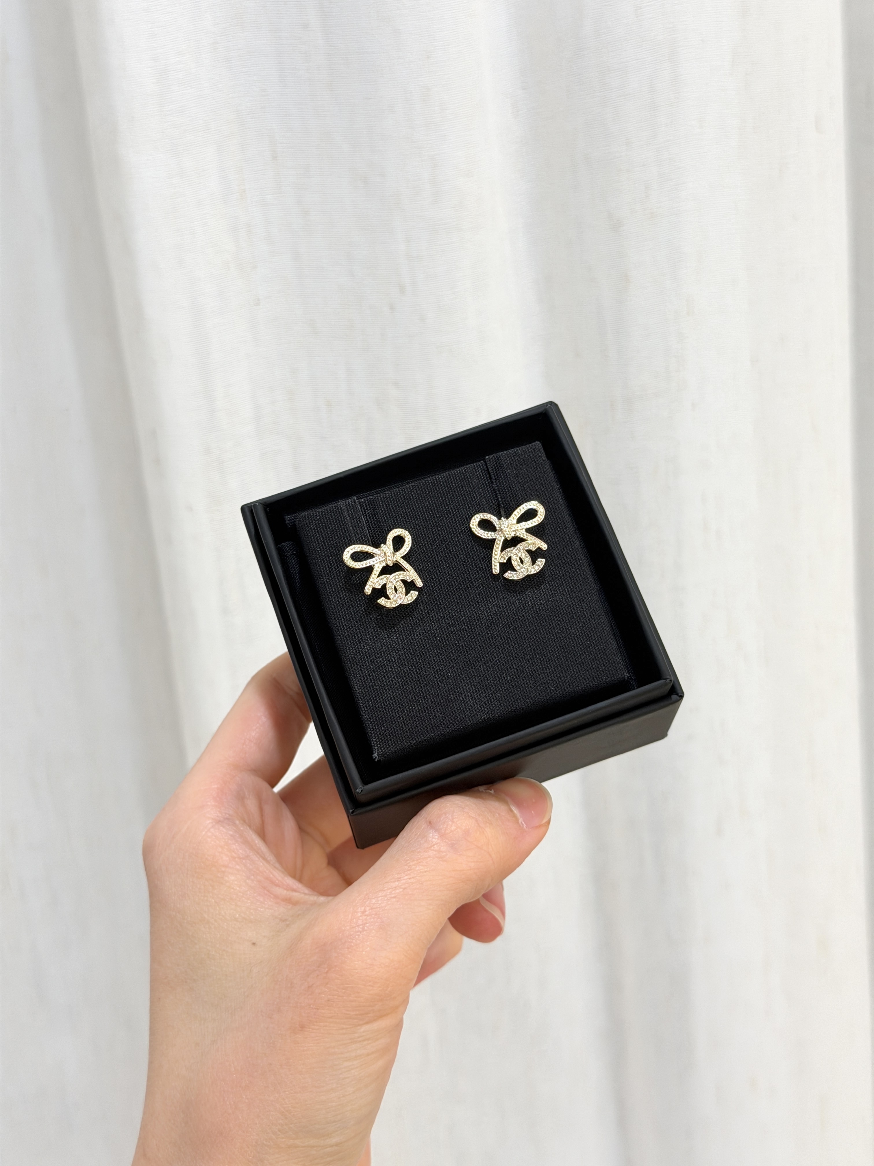 CHANEL Bow Small stud Earrings ABG601