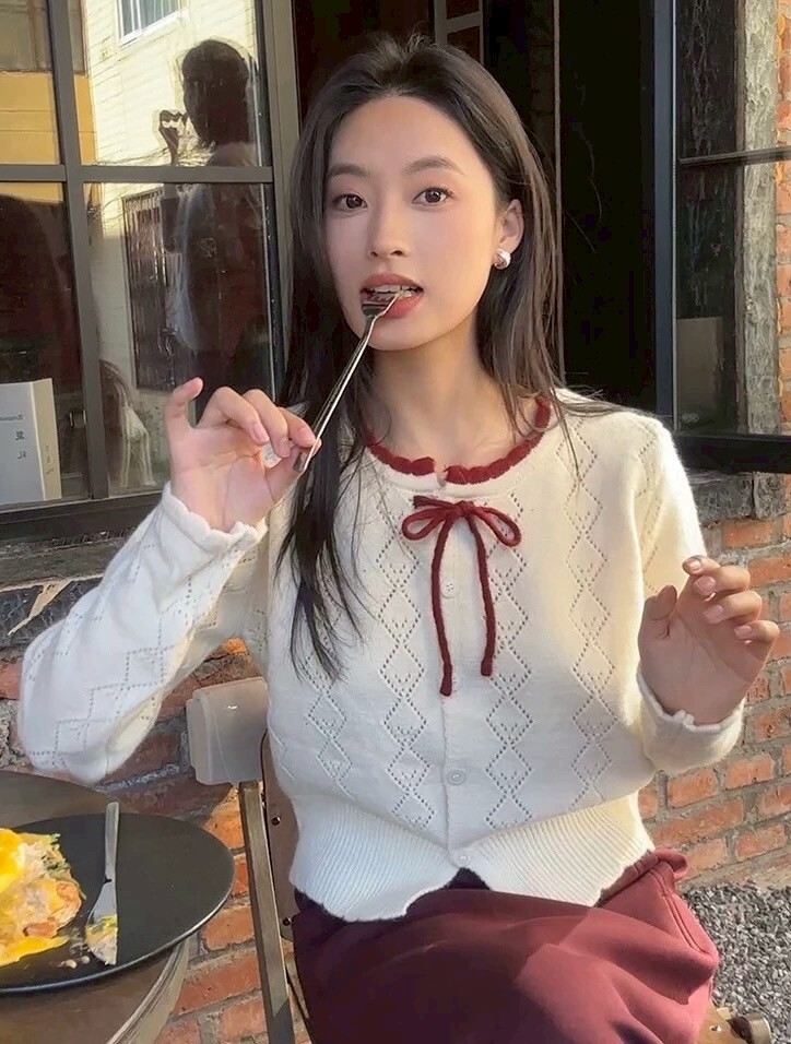 前綁撞色菱格排釦針織衣