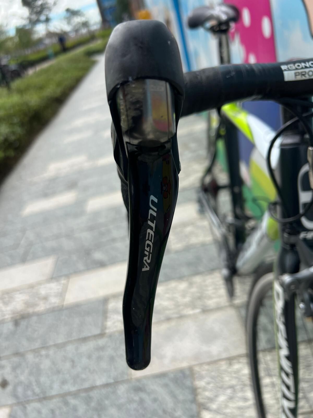 二手Definitive gitane 11速碳纖公路車（黑白綠）（M/L）