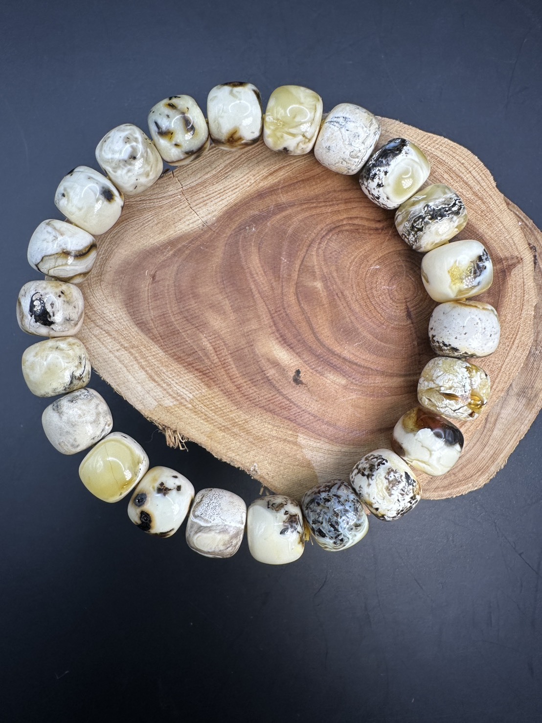 白蜜蠟藥珀老形珠