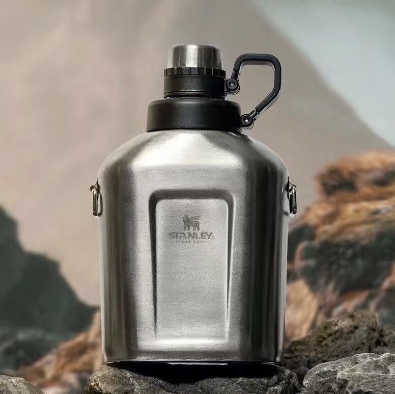 【預購】STANLEY K11128885 1.1 qt 刺繡logo水壺