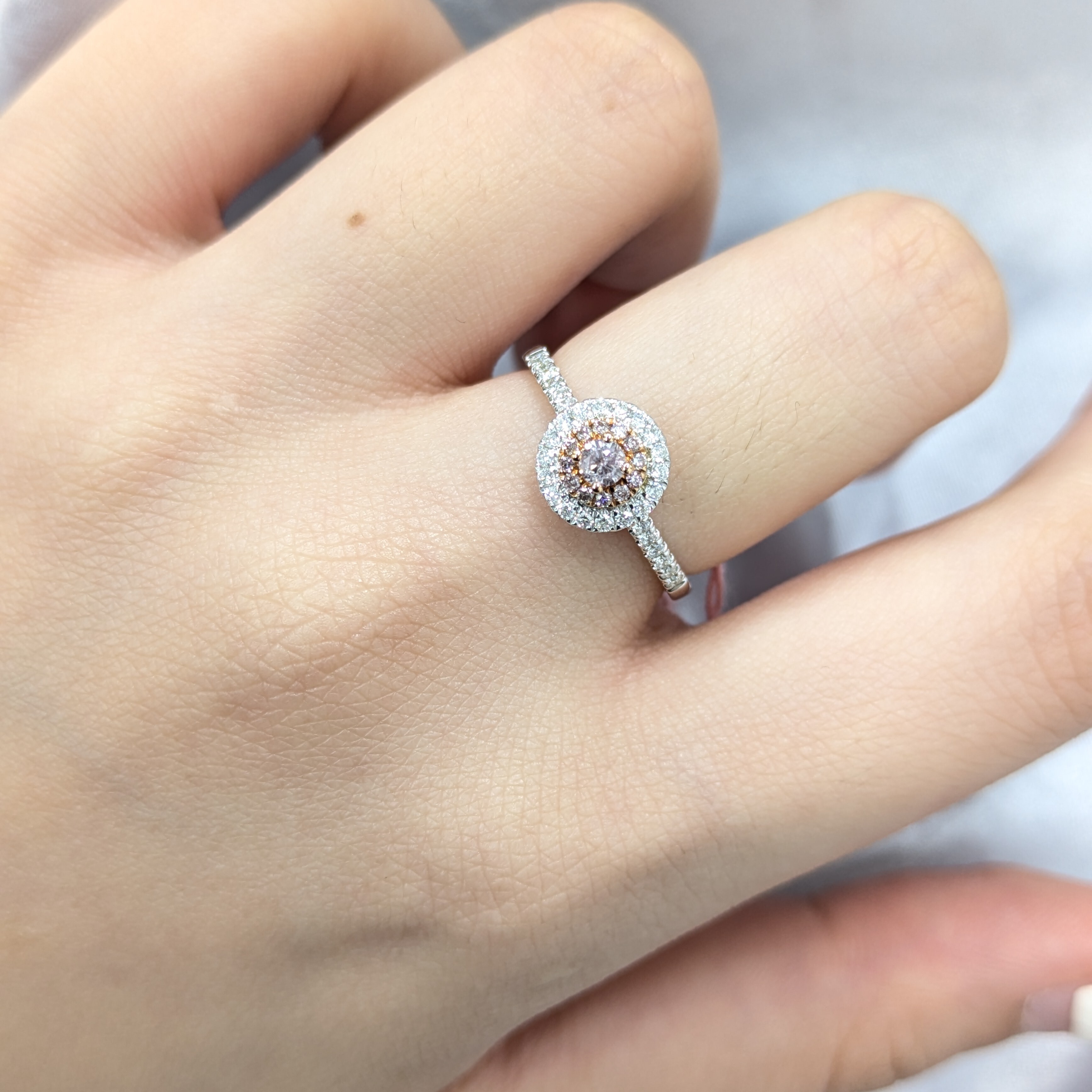 全新18K金【單粒9份粉紅鑽】配小鑽共34份戒指