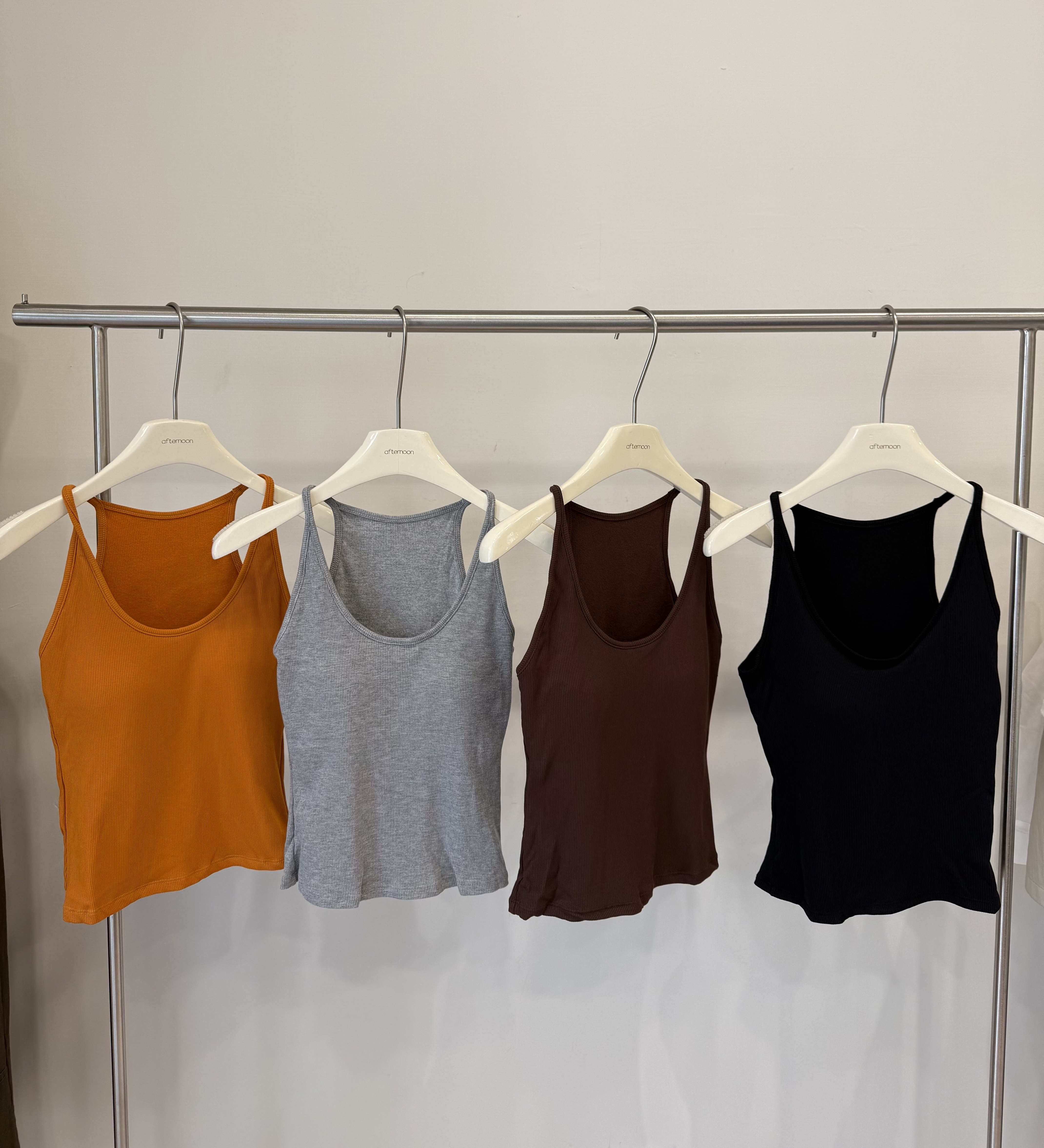 5870 削肩顯瘦掛脖感Bratop