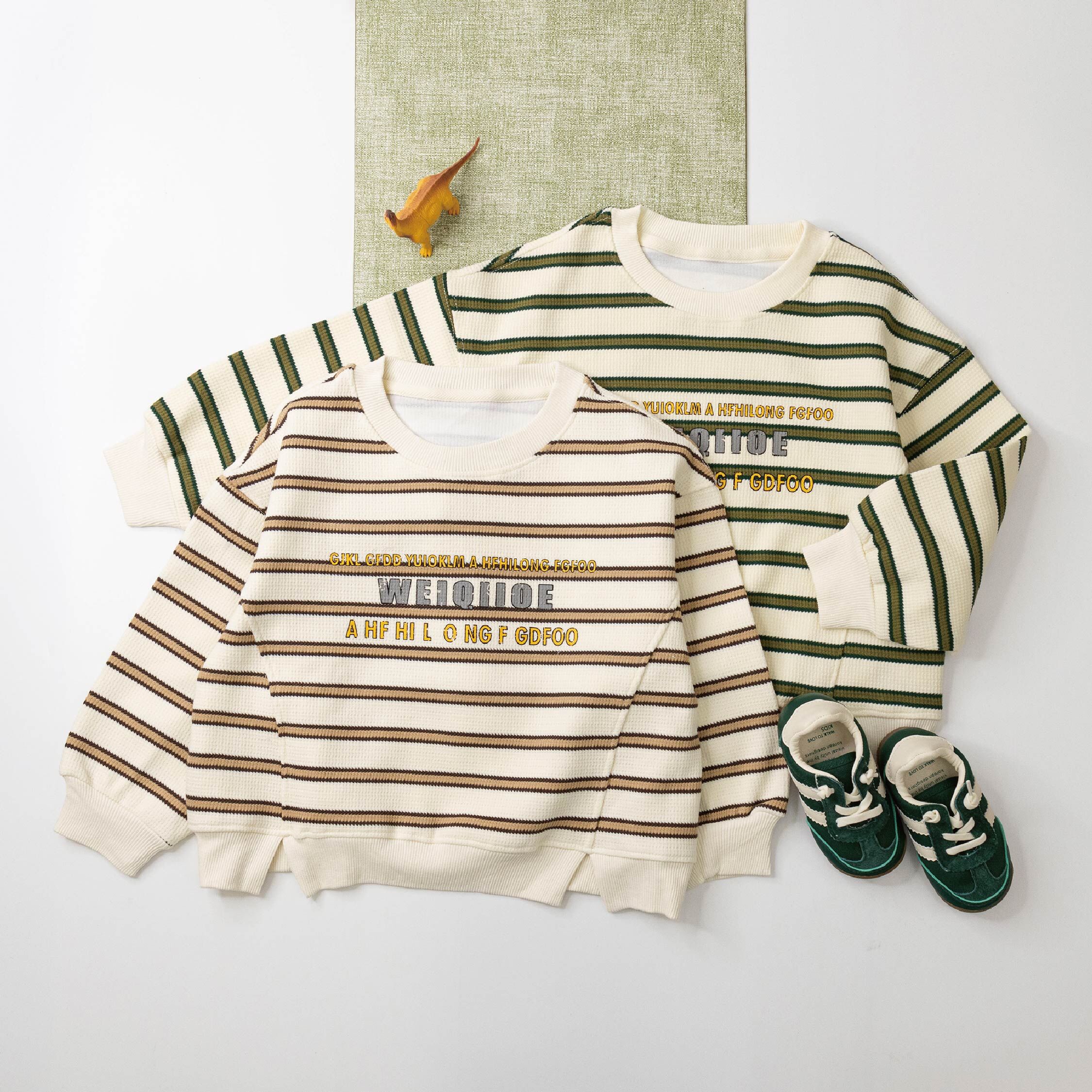 【H35813】微開岔設計條紋上衣＊二色