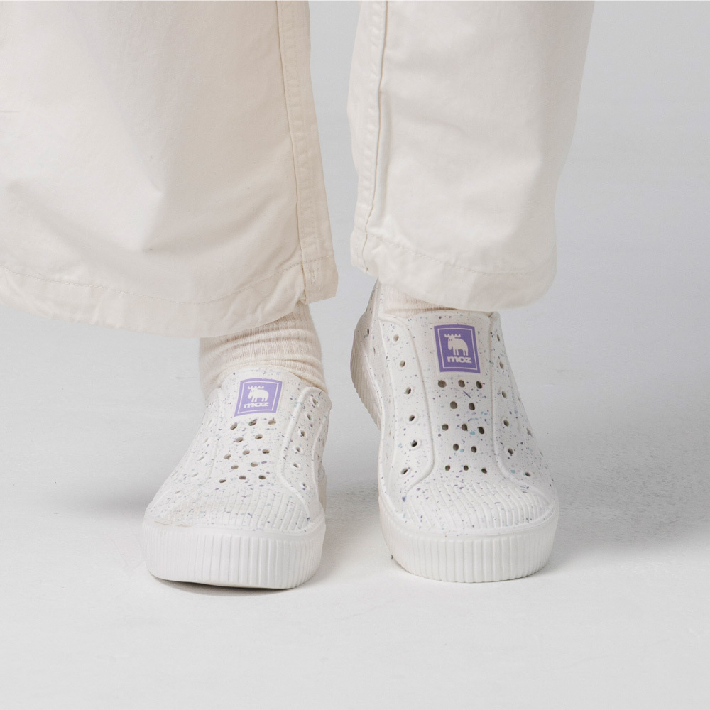 【北歐星空系列】moz 瑞典 駝鹿 雙色洞洞餅乾水鞋 (白/紫標)