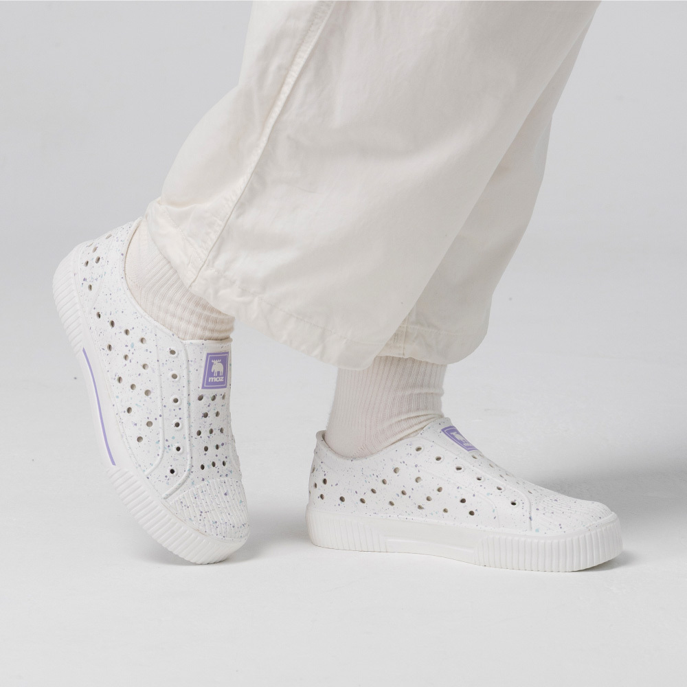 【北歐星空系列】moz 瑞典 駝鹿 雙色洞洞餅乾水鞋 (白/紫標)