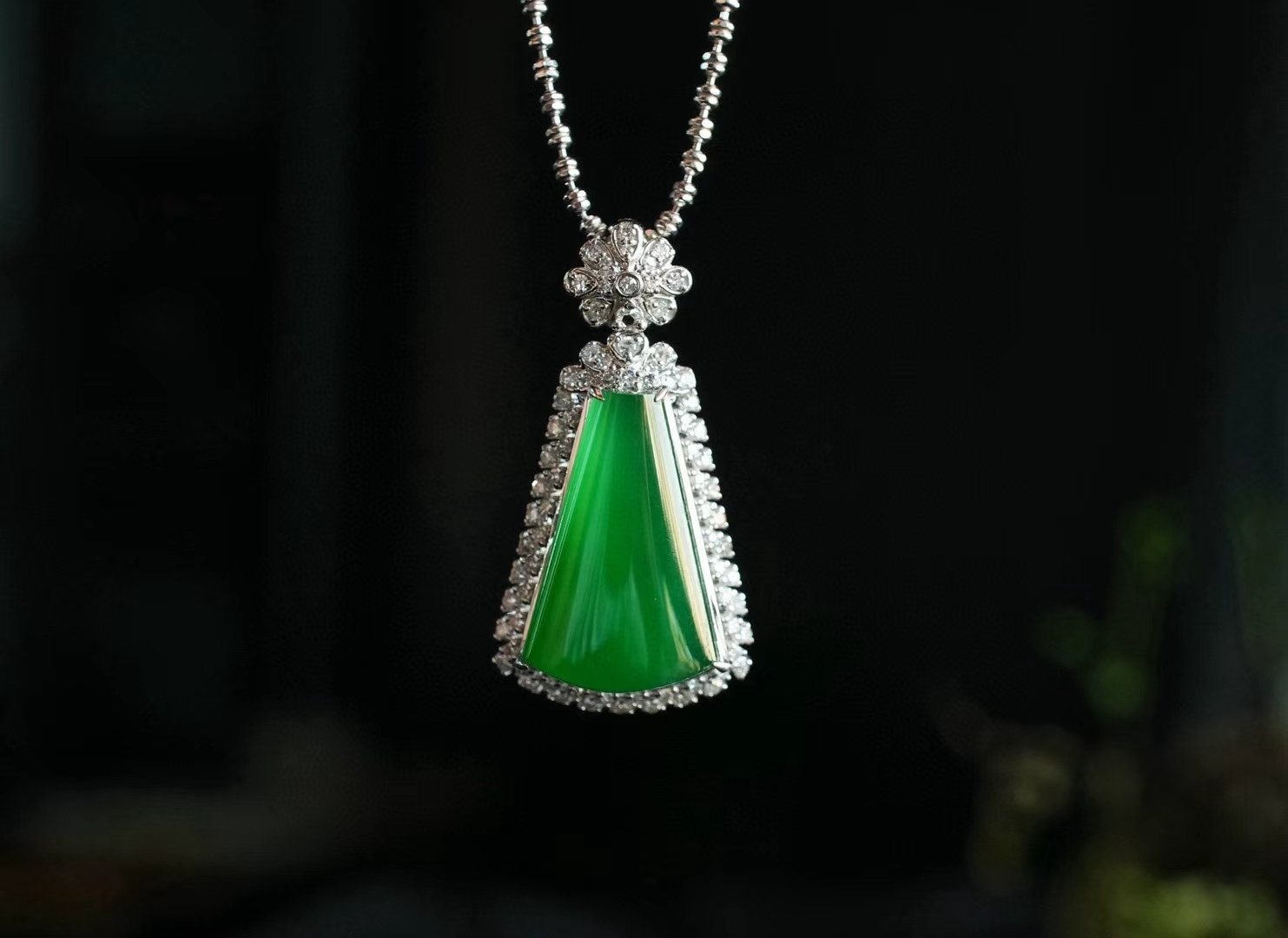 11782 翡翠冰辣陽綠無事牌吊墜