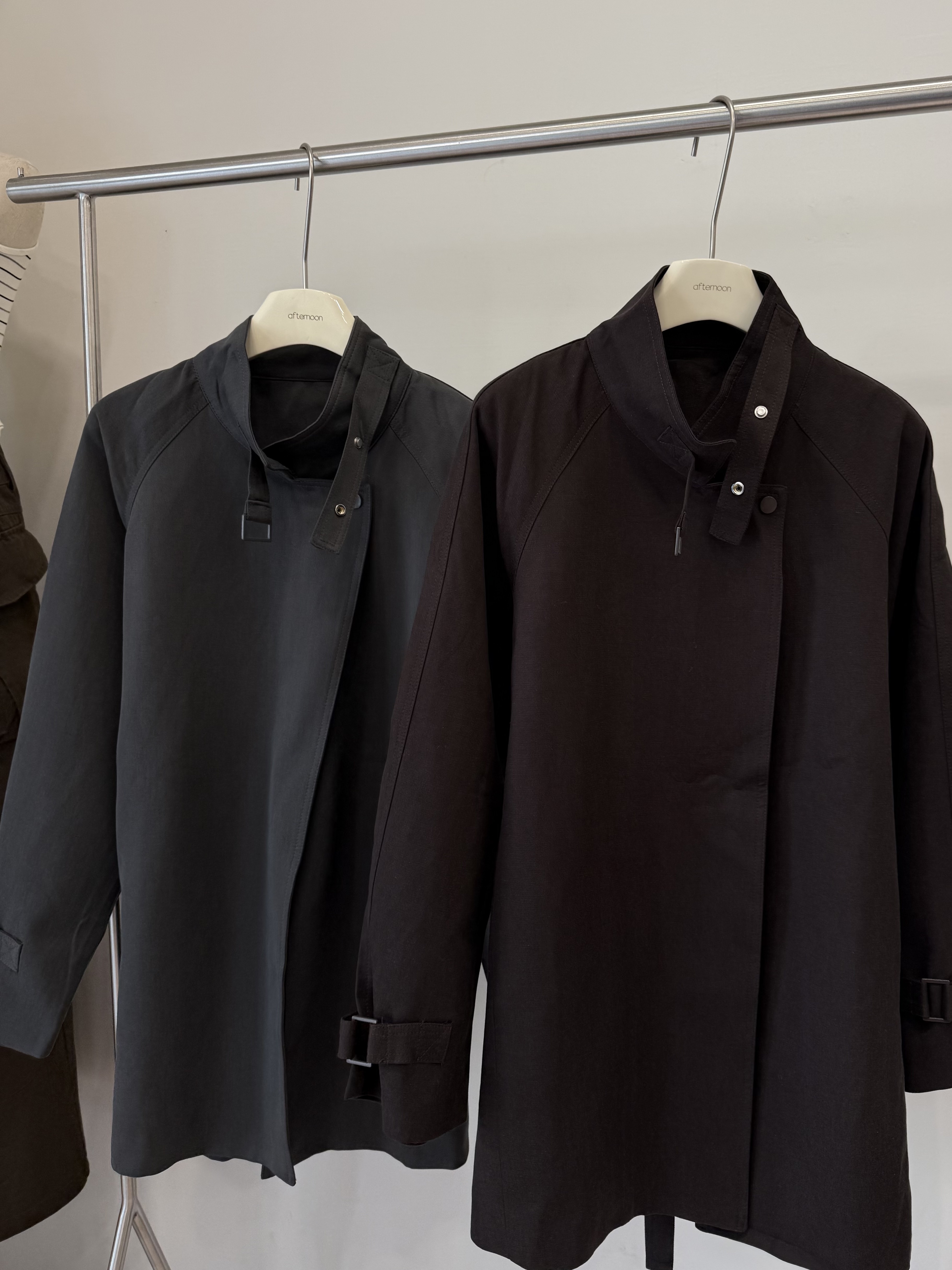 136 率性單釦中長版綁帶風衣