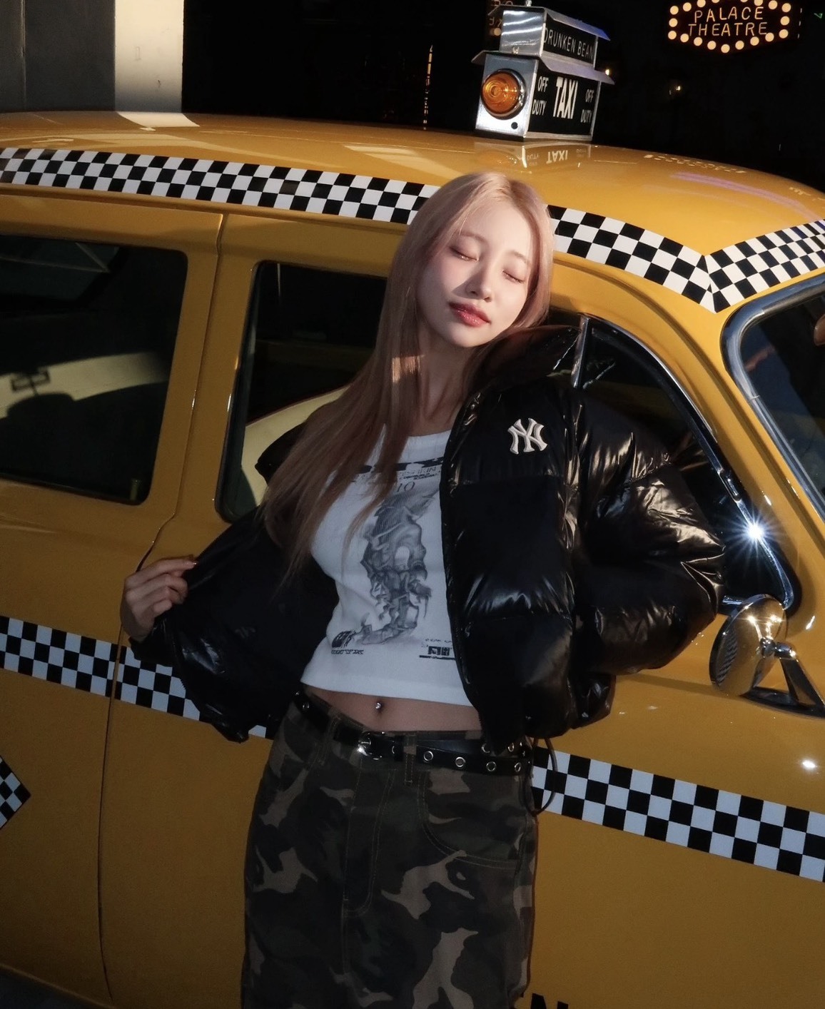 <單件免運> MLB 紐約洋基隊 羽絨外套 亮面黑