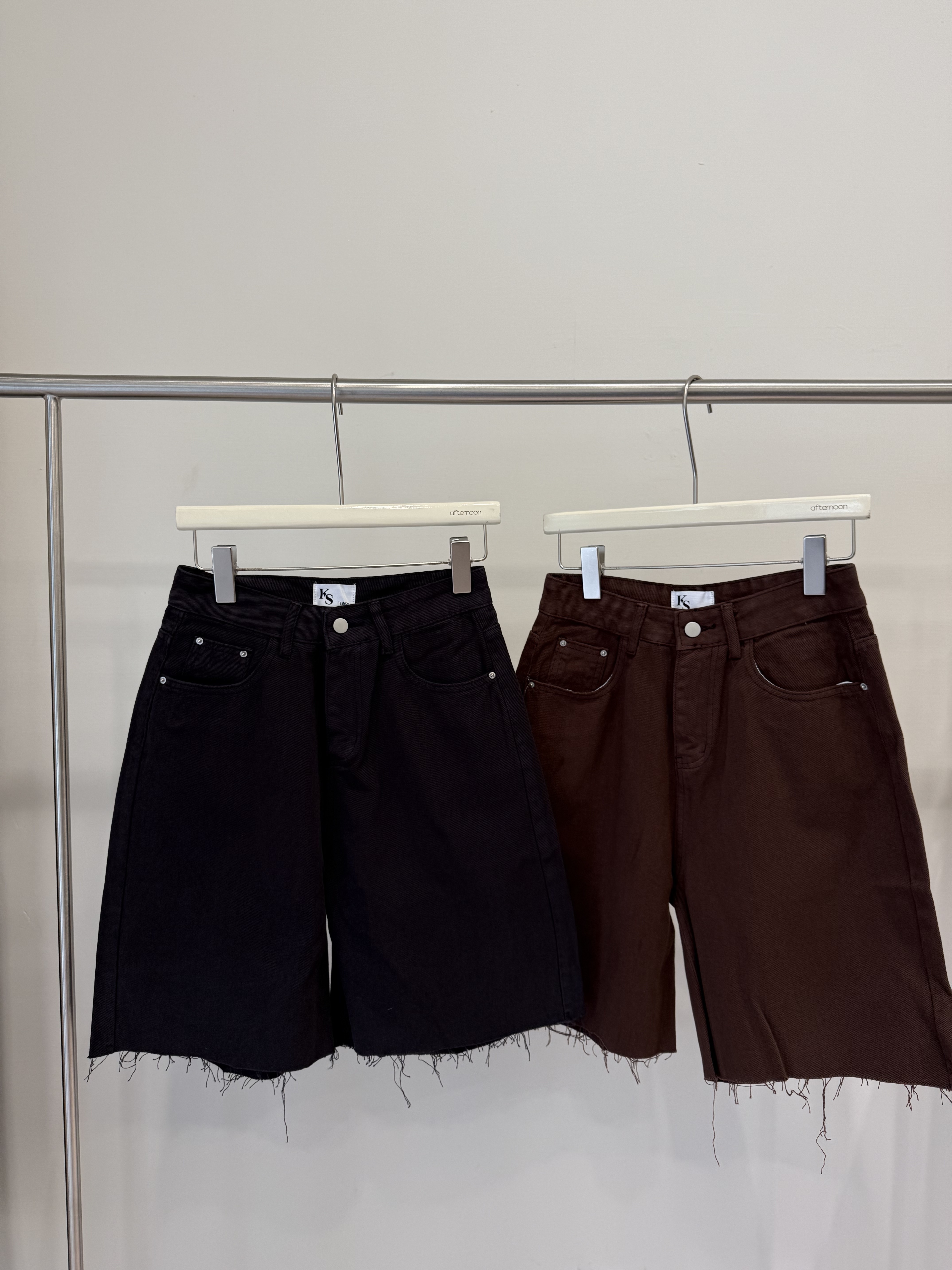 3386 個性不修邊牛仔五分褲