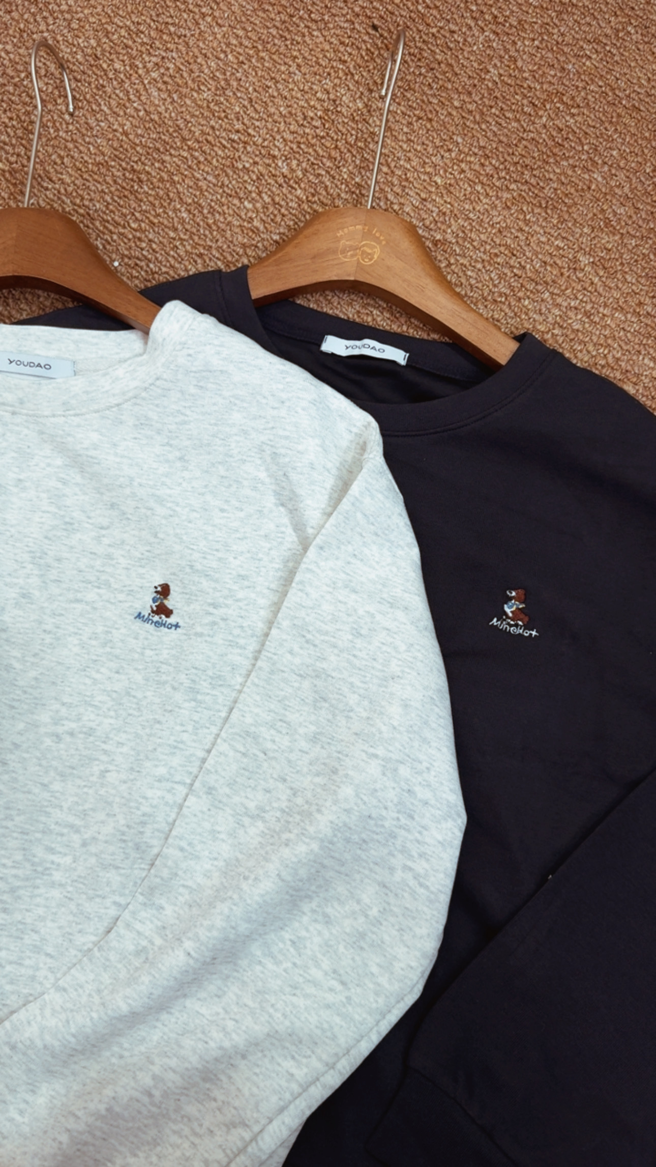 TX52328小狗刺繡休大學T/附披肩