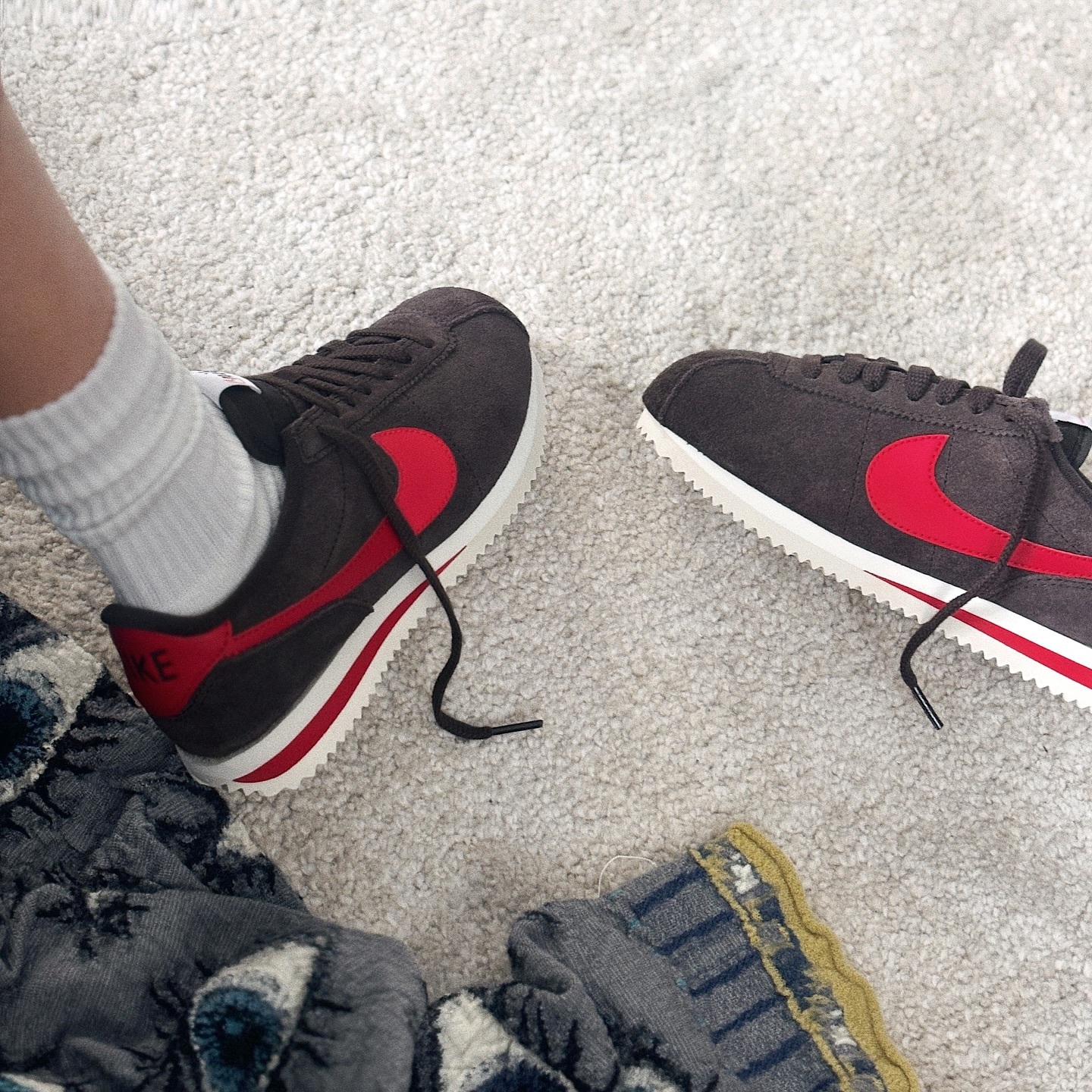 Nike Cortez 日本新款 巧克力棕 紅色 紅勾 麂皮 阿甘鞋 IB1857-200