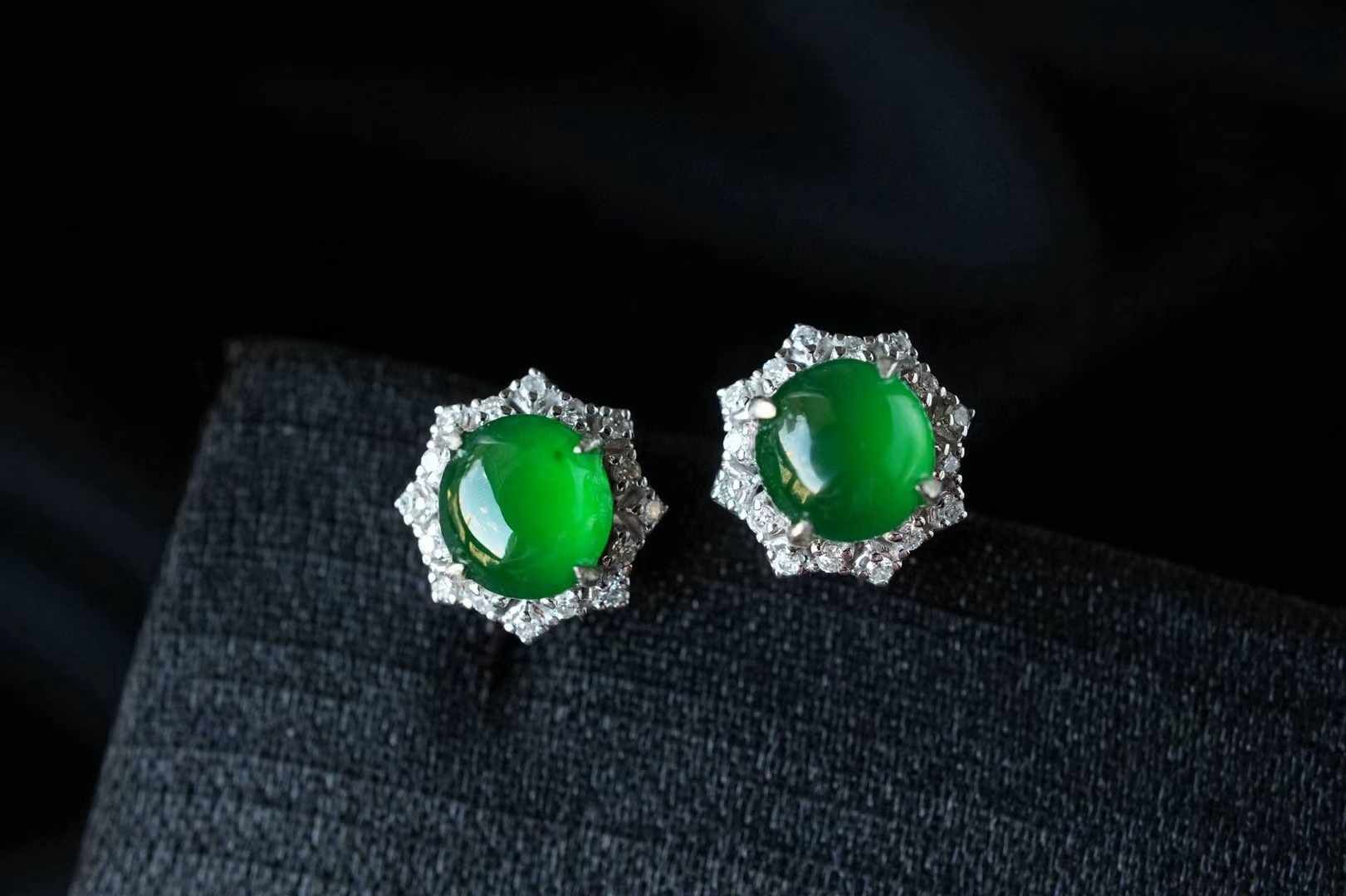 11787 翡翠冰陽綠蛋面耳釘