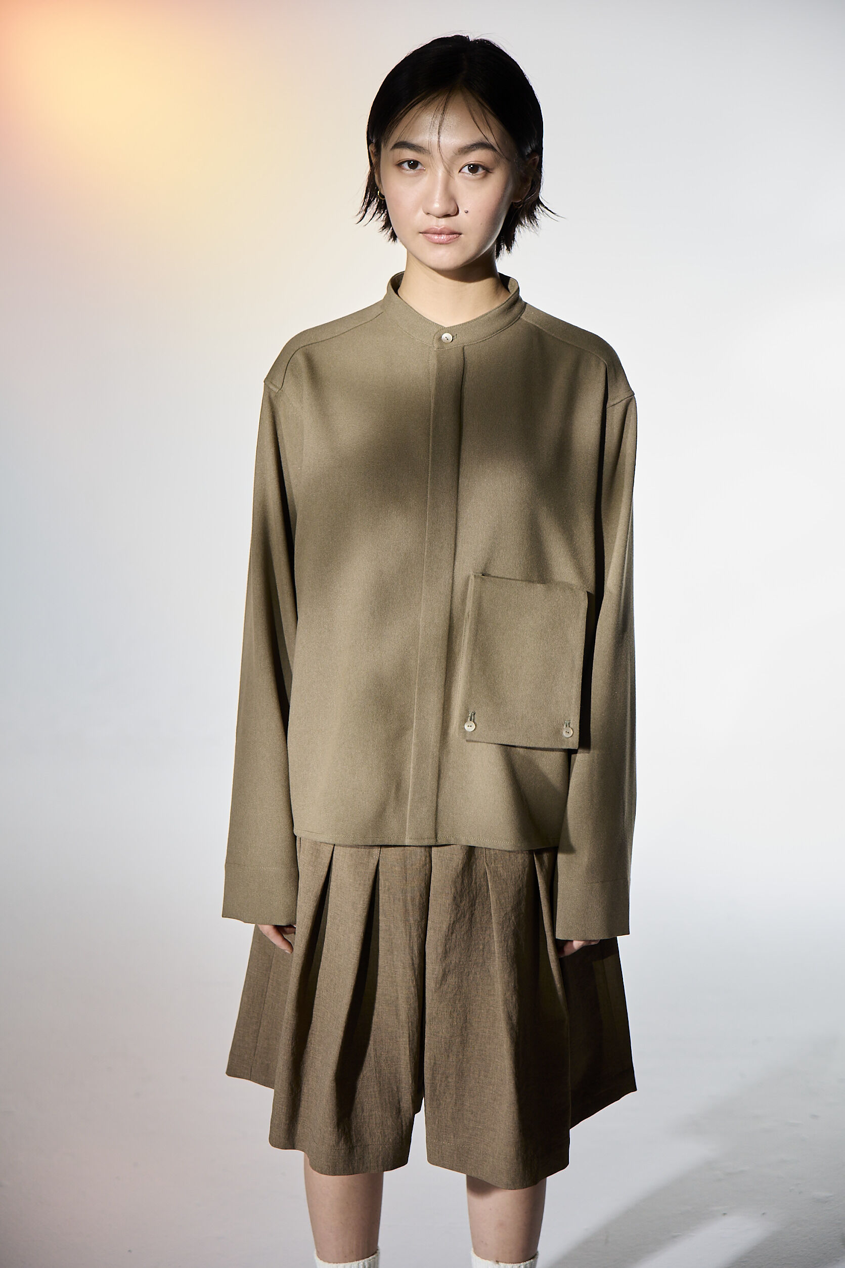 大口袋立領襯衫