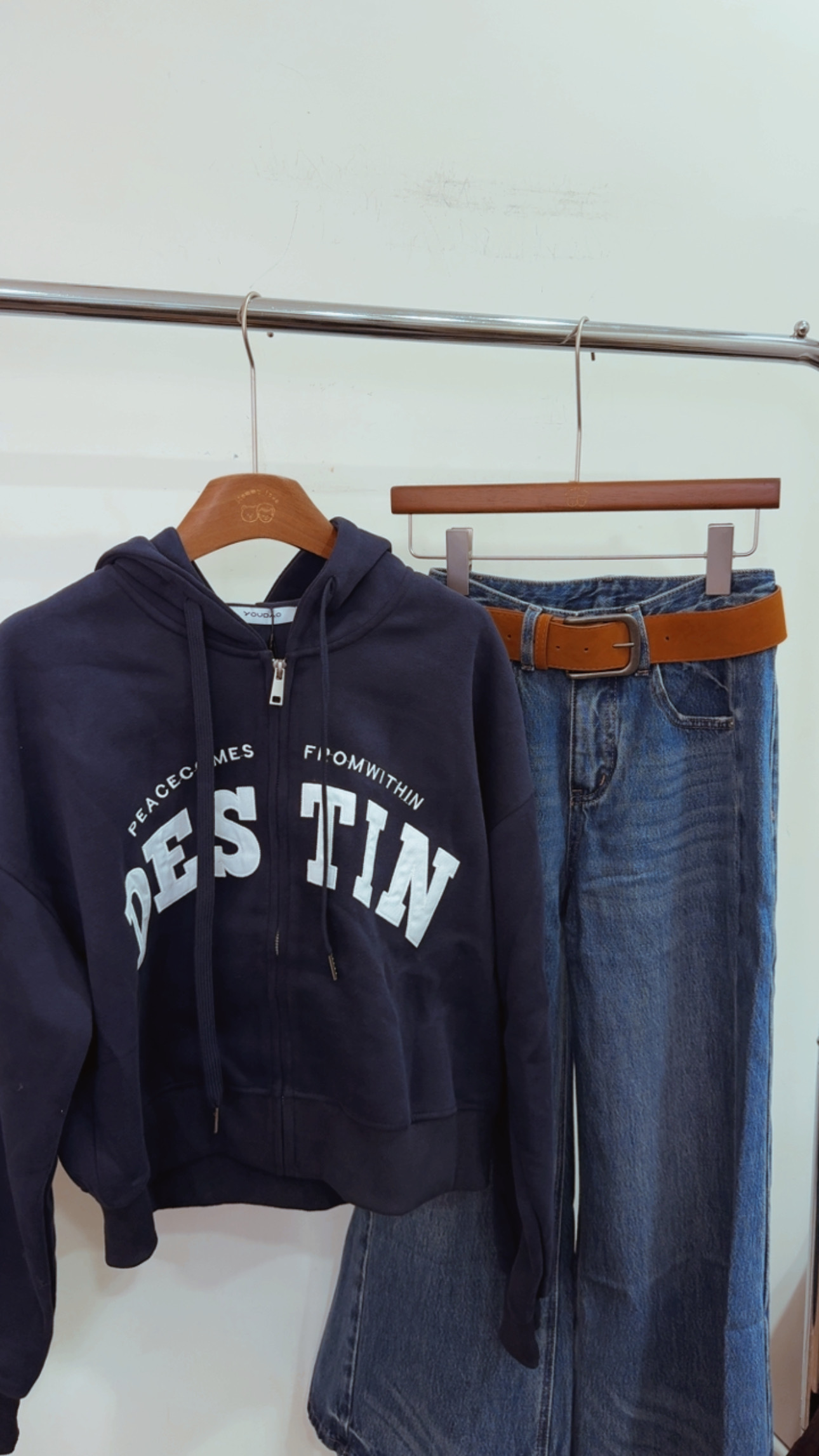 TX52142-1運動風美式字母連帽外套