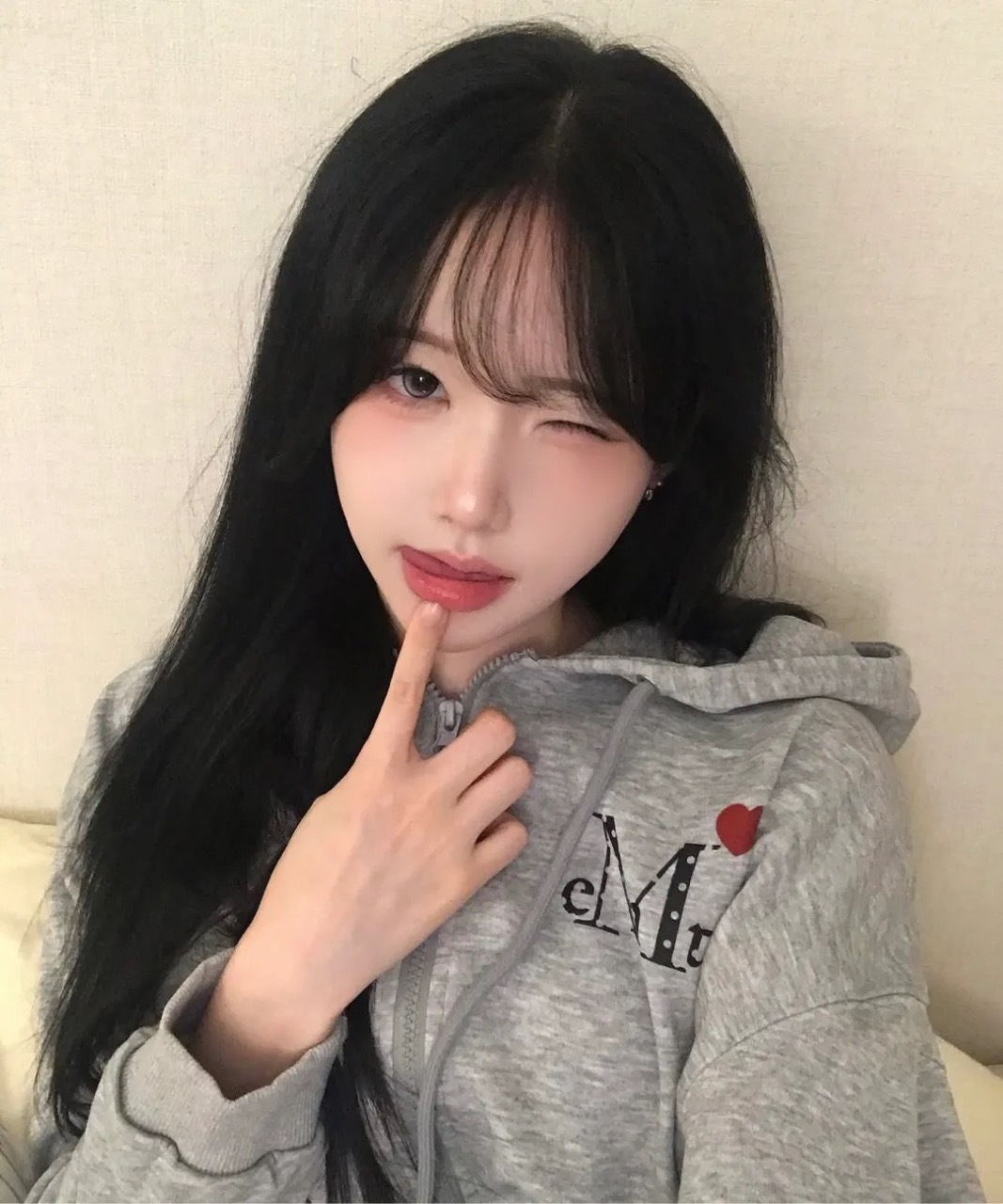 韓國限定🇰🇷 MUCENT LOVERITS MINI HEART LOGO HOOD ZIP-UP 愛心波點 連帽外套 / 預購