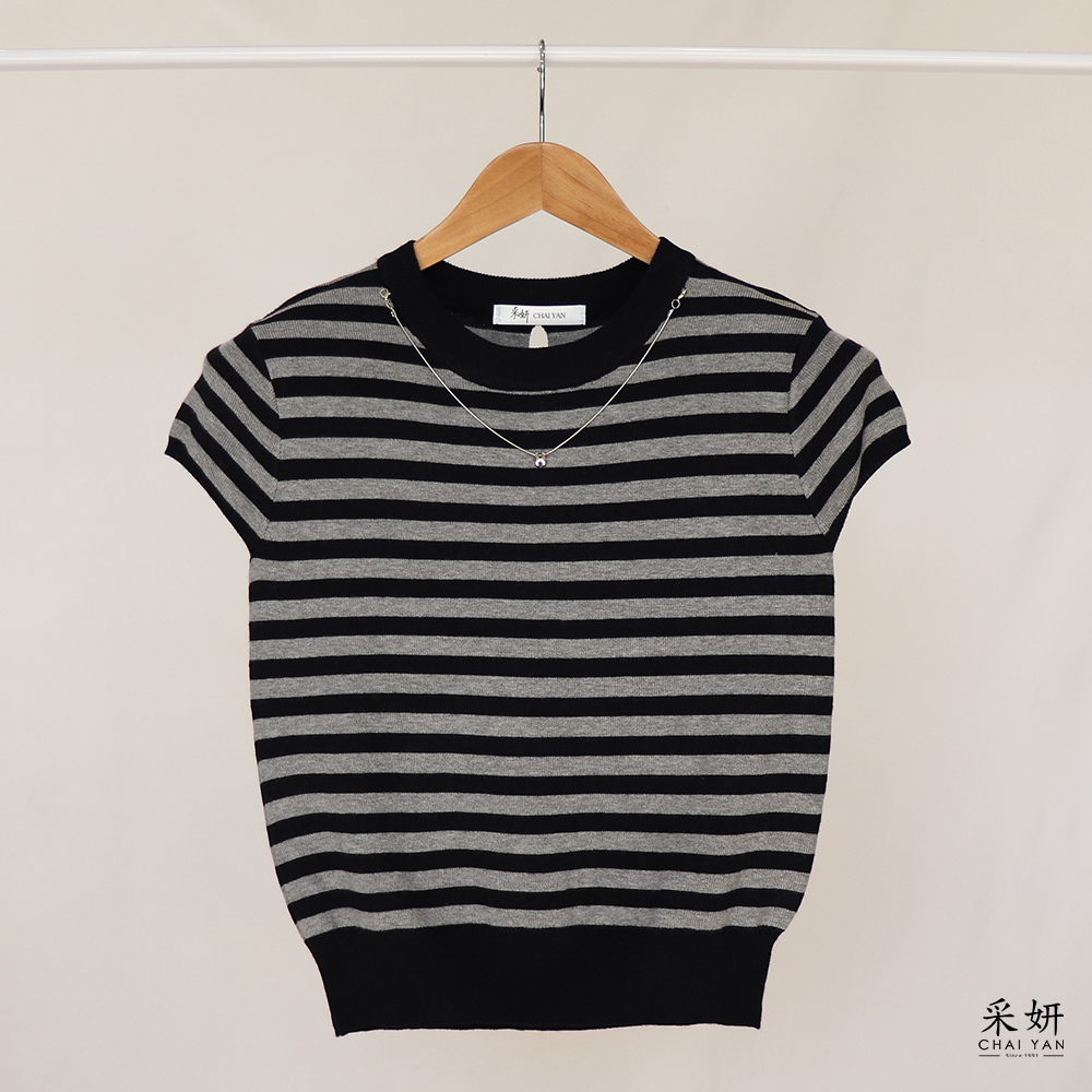 條紋可拆式字母綴飾針織圓領短袖上衣