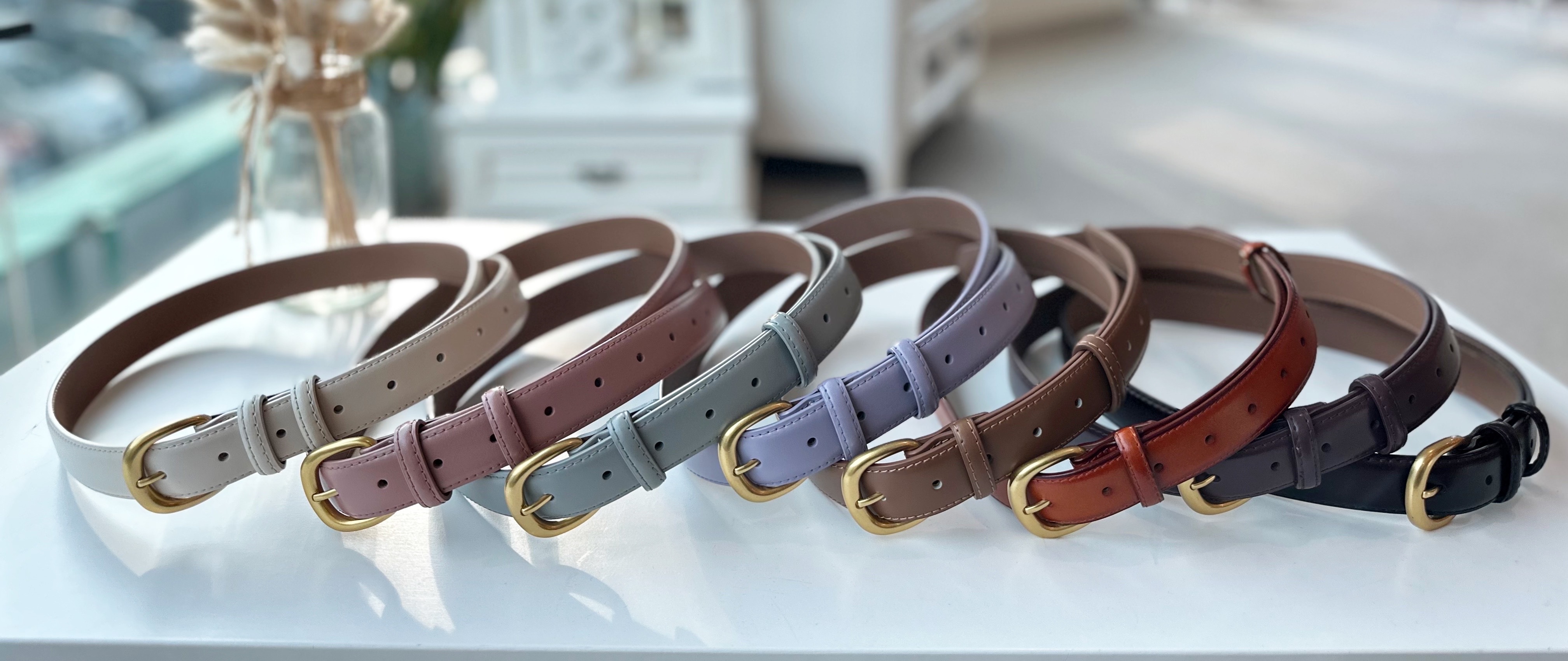 GOLD BUCKLE LEATHER BELT