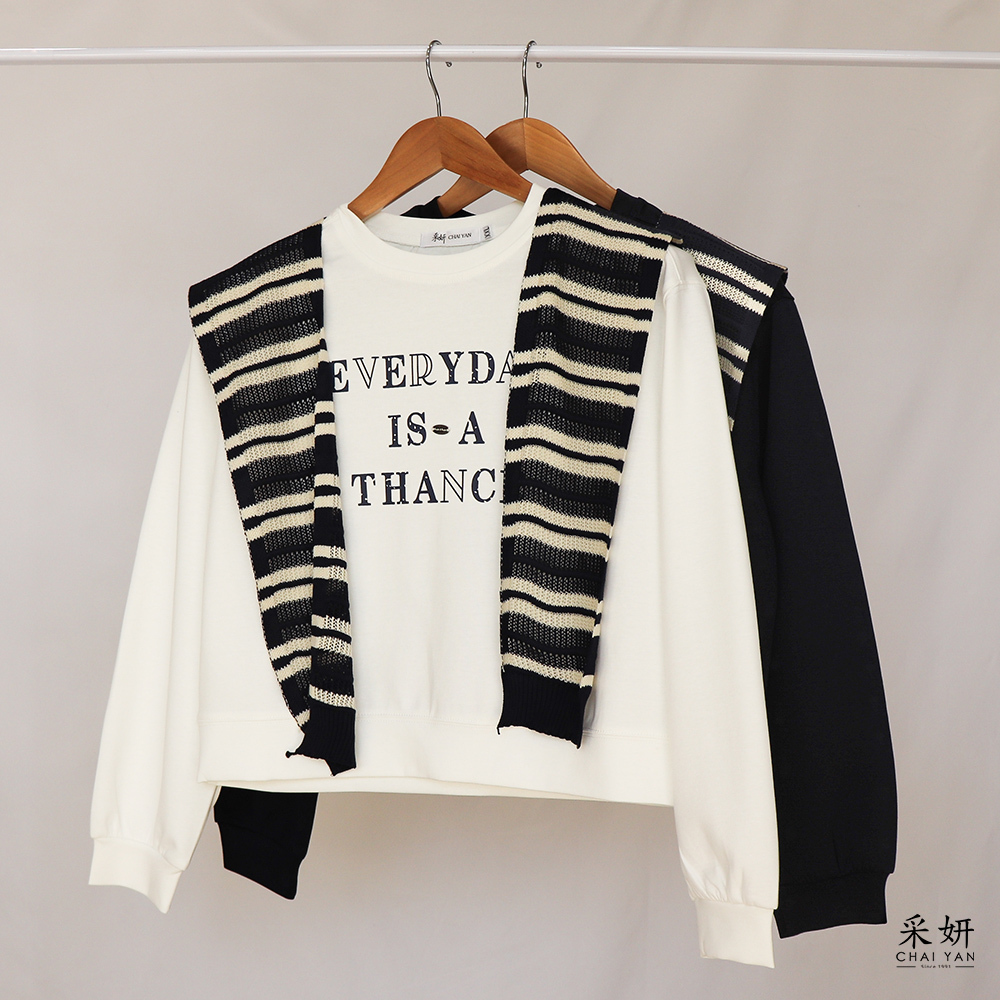 字母斑駁感印花圓領長袖上衣