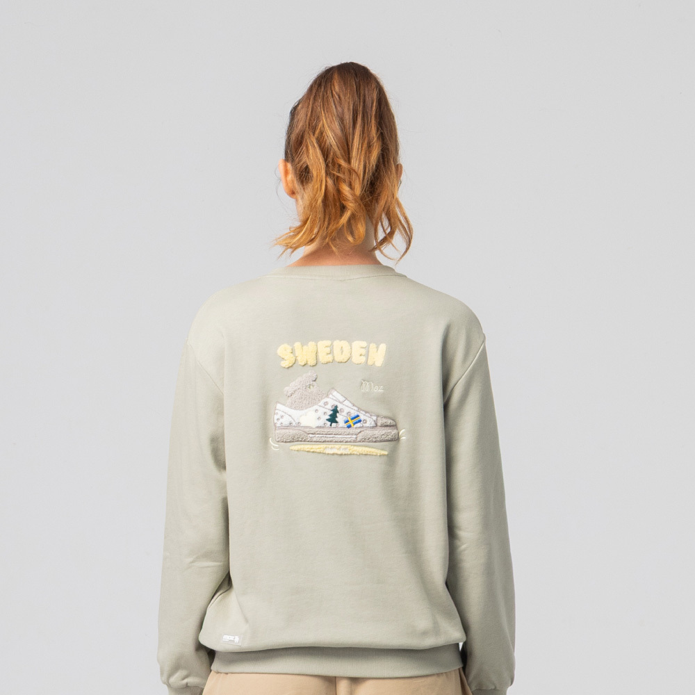 毛巾繡 駝鹿洞洞鞋旅行 100%純棉 大學T-橄欖綠(亞洲版) 女款