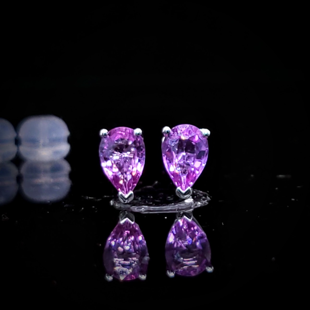 18K White Gold 0.88ct Sapphire Earrings