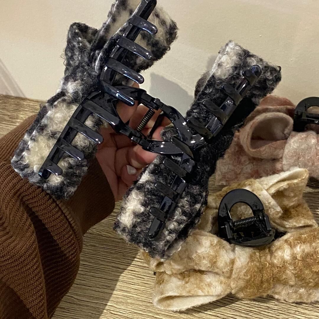 Winter Houndstooth XXL Ribbon Hair Claw