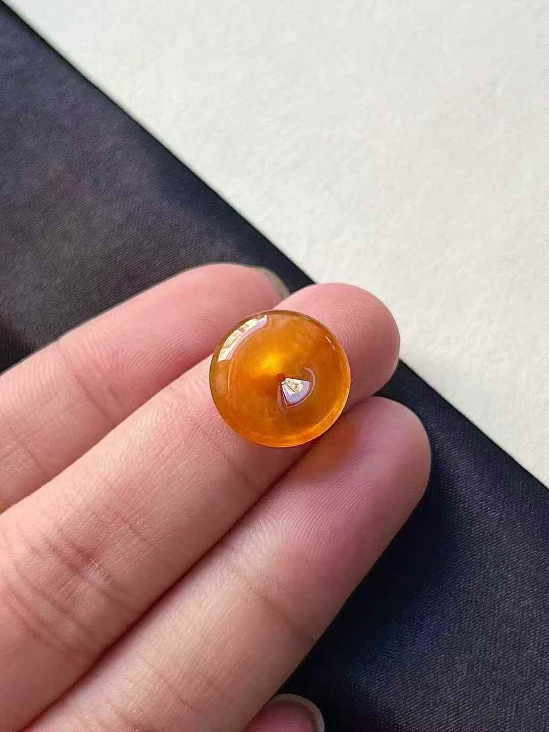 117359 翡翠黃翡平安扣 (13.7mm直徑)