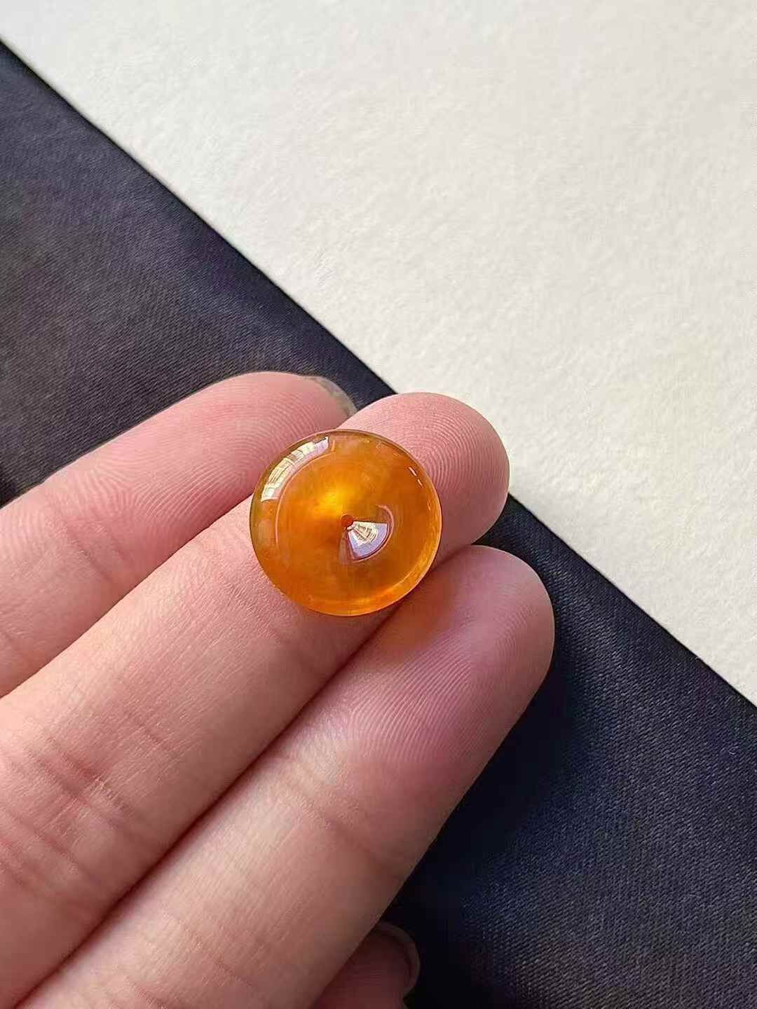 117359 翡翠黃翡平安扣 (13.7mm直徑)