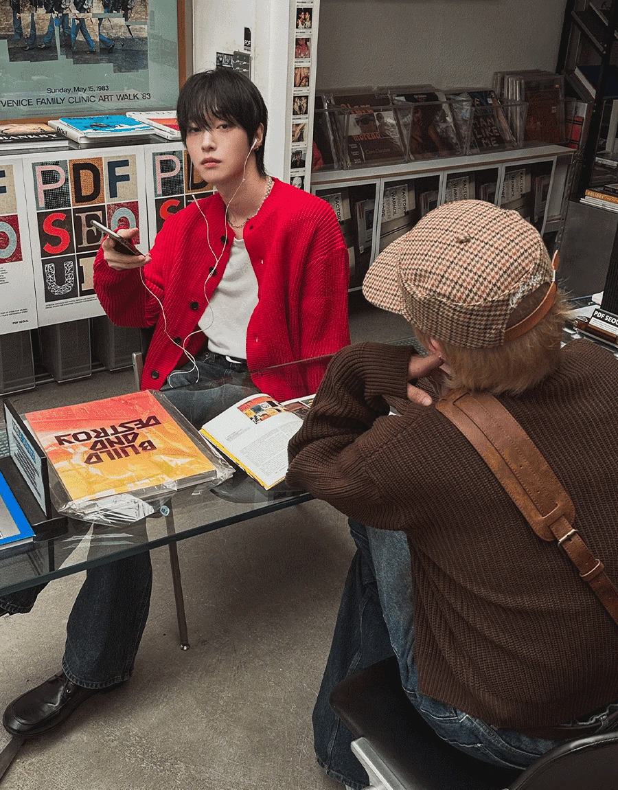 純色短版開襟衫