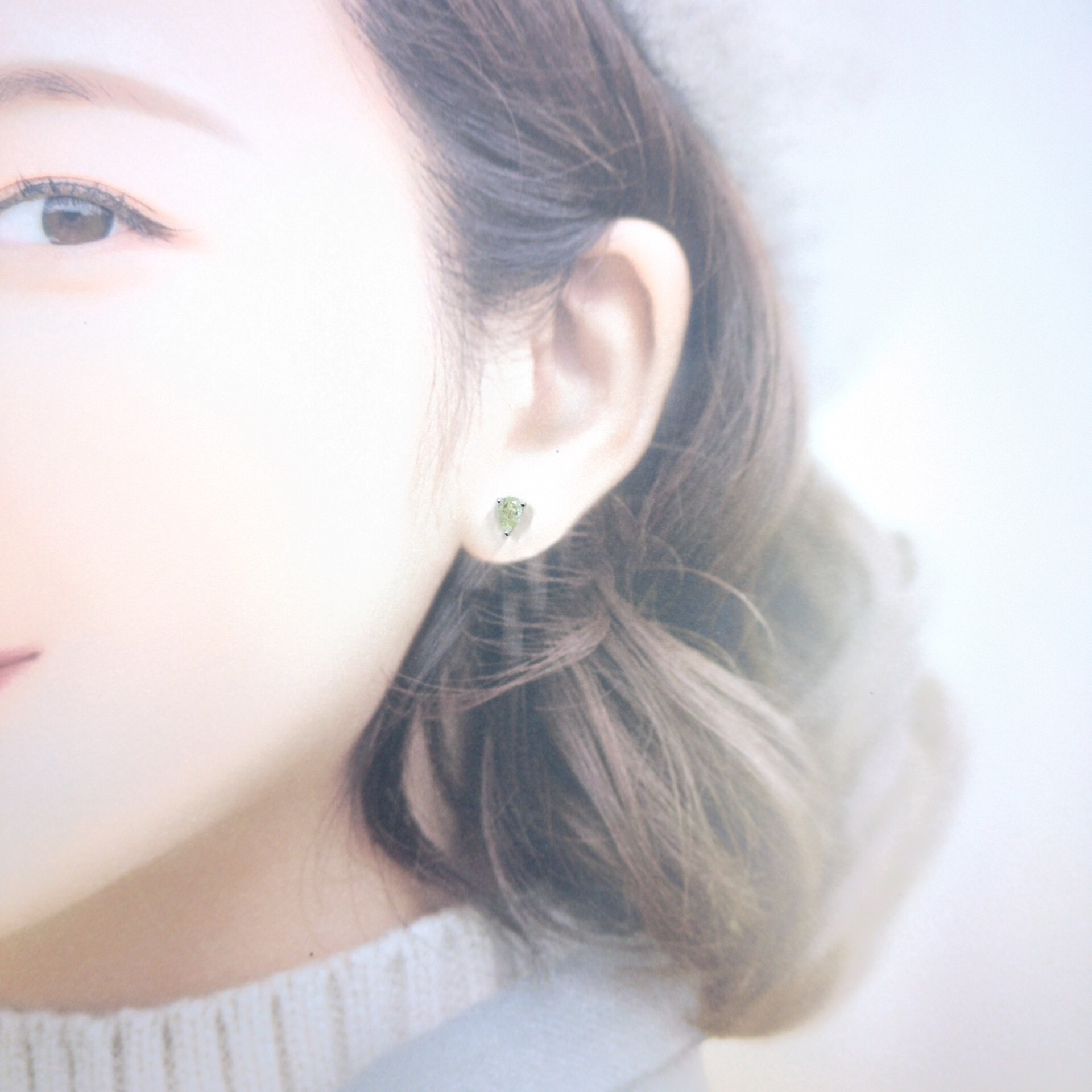 全新18K白金【主石60份梨形彩黃鑽】單耳環